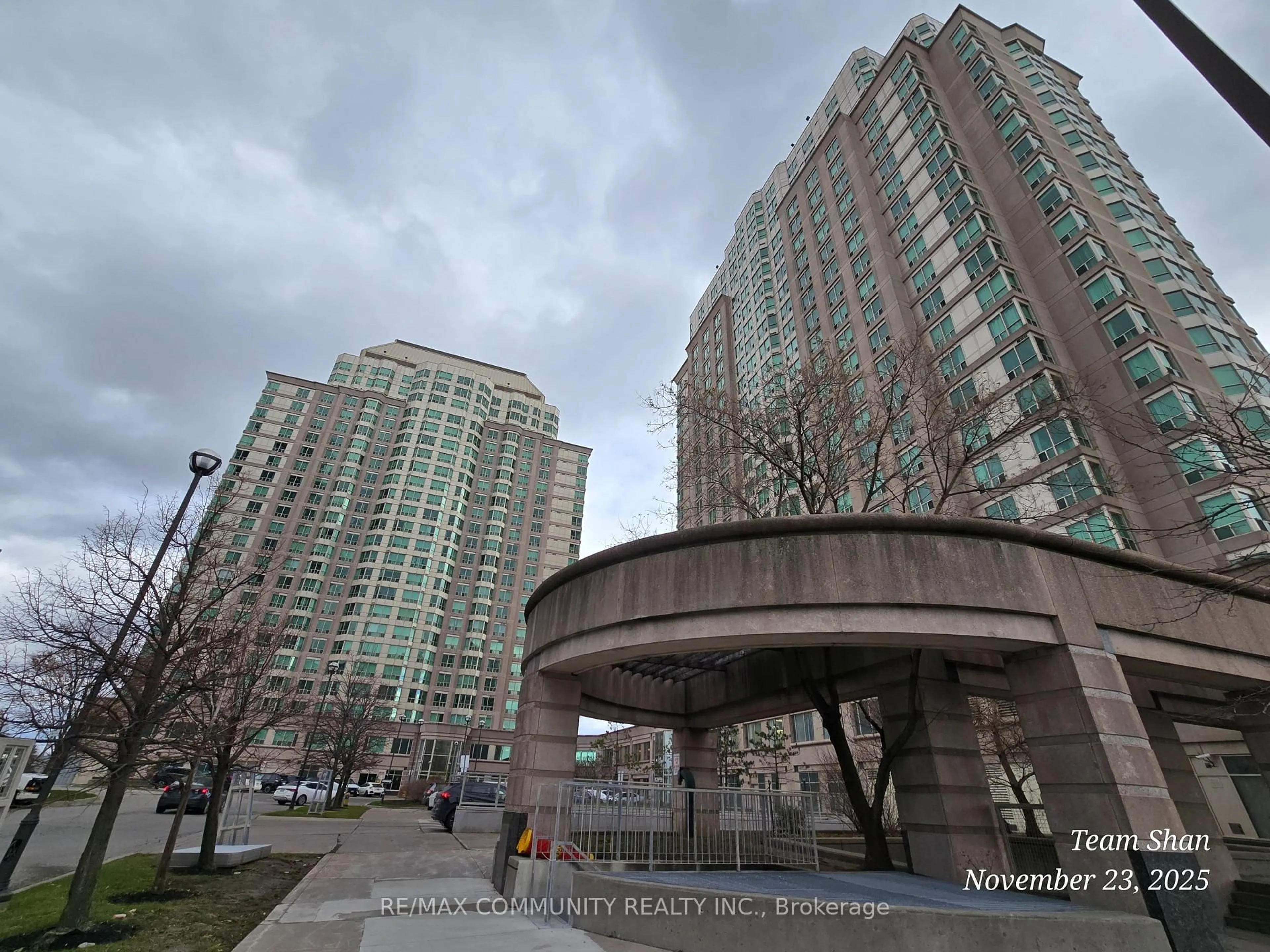 Unknown for 1 Lee Centere Dr #PH302, Toronto Ontario M1H 3J2