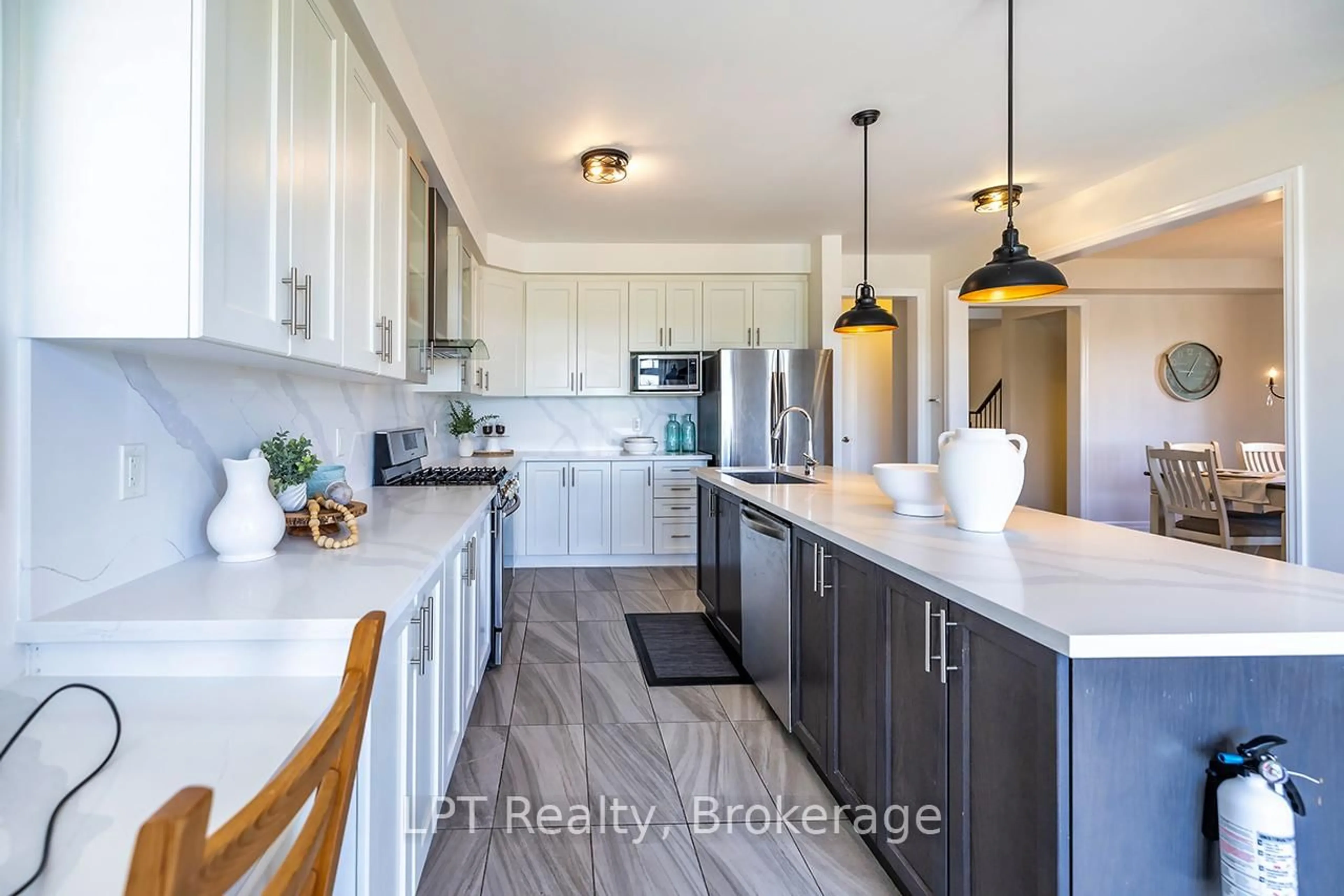 Open concept kitchen, unknown for 35 Purdy Pl, Clarington Ontario L1C 0V2