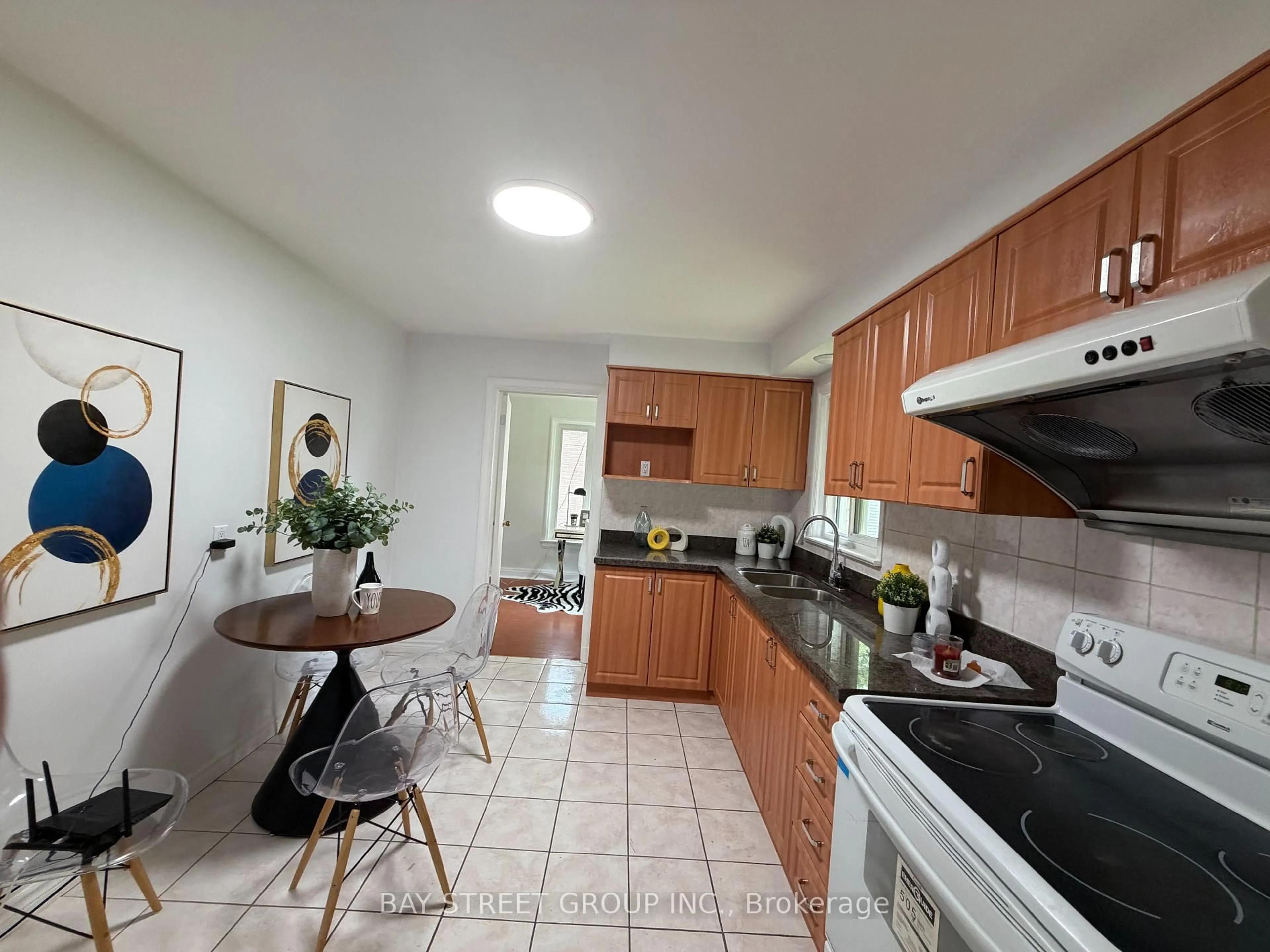 Standard kitchen, unknown for 2212 Kennedy Rd, Toronto Ontario M1T 3G4