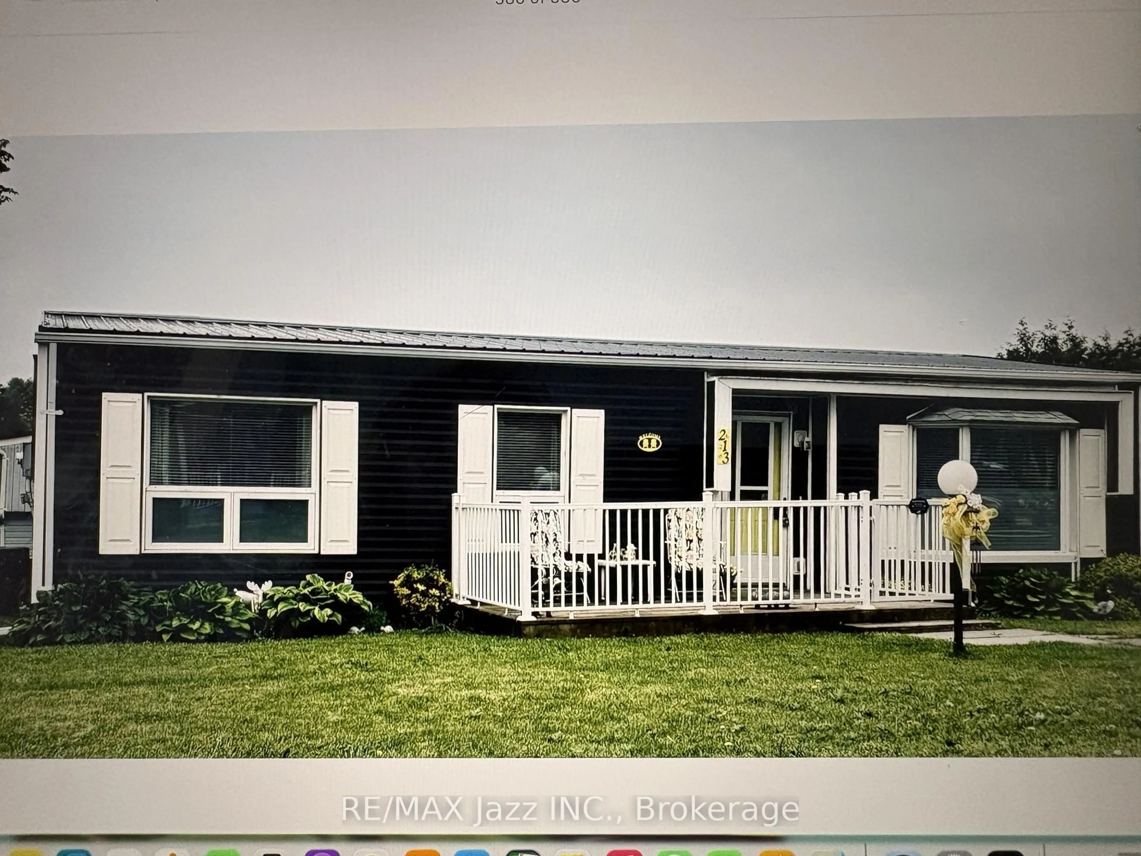 Home with vinyl exterior material, unknown for 213 Wilmot Tr, Clarington Ontario L1B 1A9