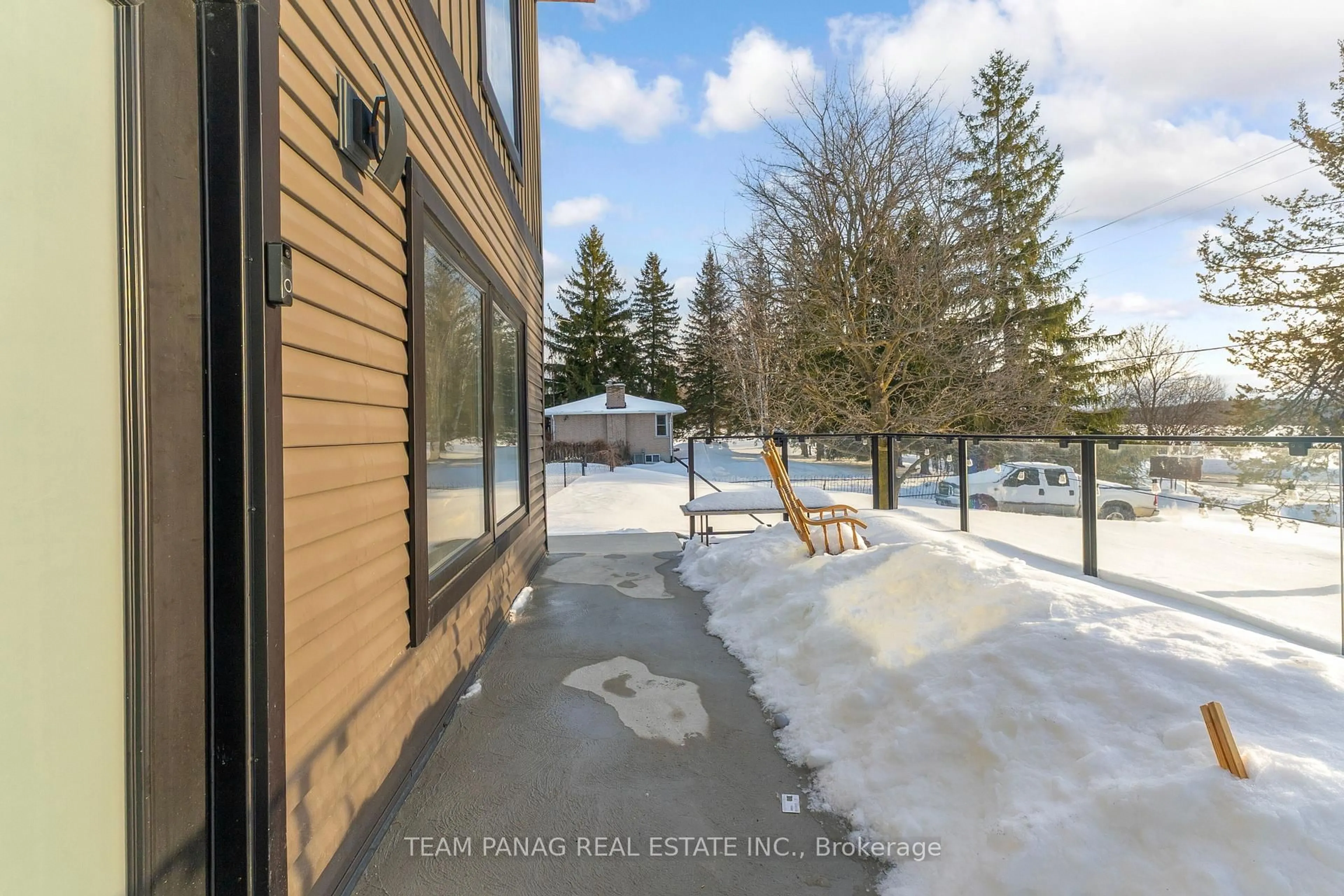 Patio, unknown for 11561 Russell Rd, Scugog Ontario L9L 1B3