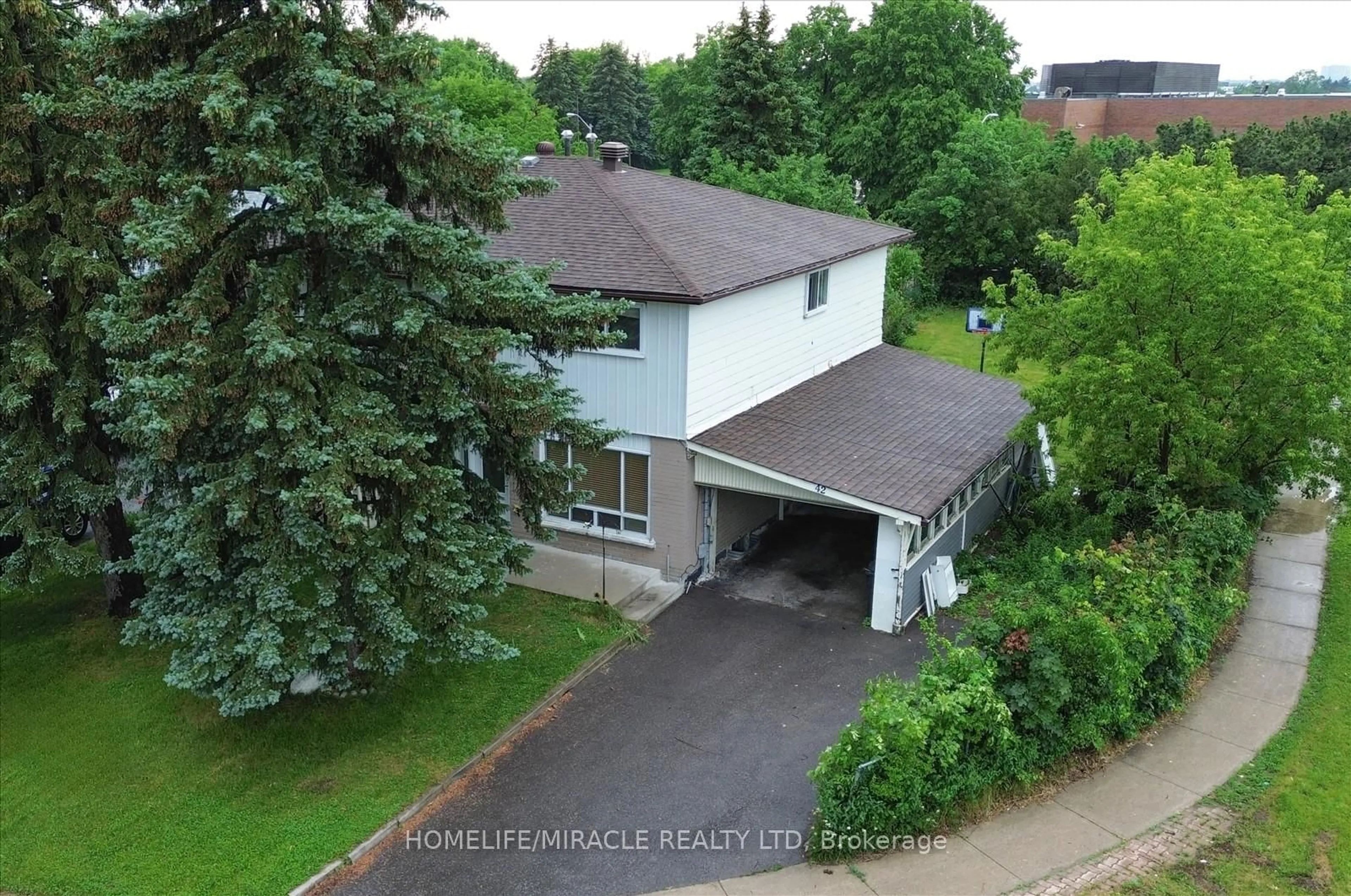 A pic from outside/outdoor area/front of a property/back of a property/a pic from drone, street for 42 Nahanni Terr, Toronto Ontario M1B 1B8