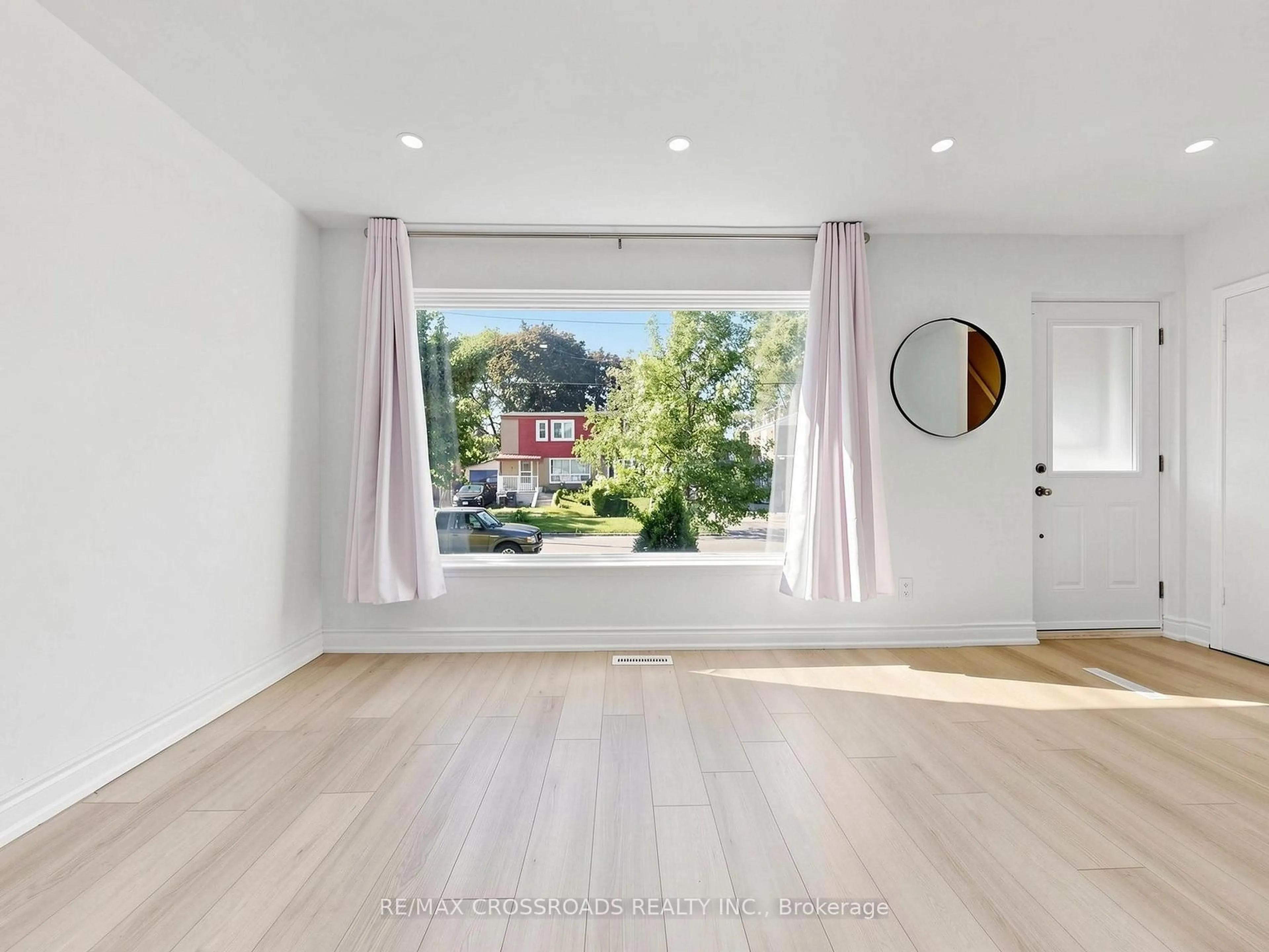 A pic of a room for 53 Bonniewood Rd, Toronto Ontario M1K 2L9