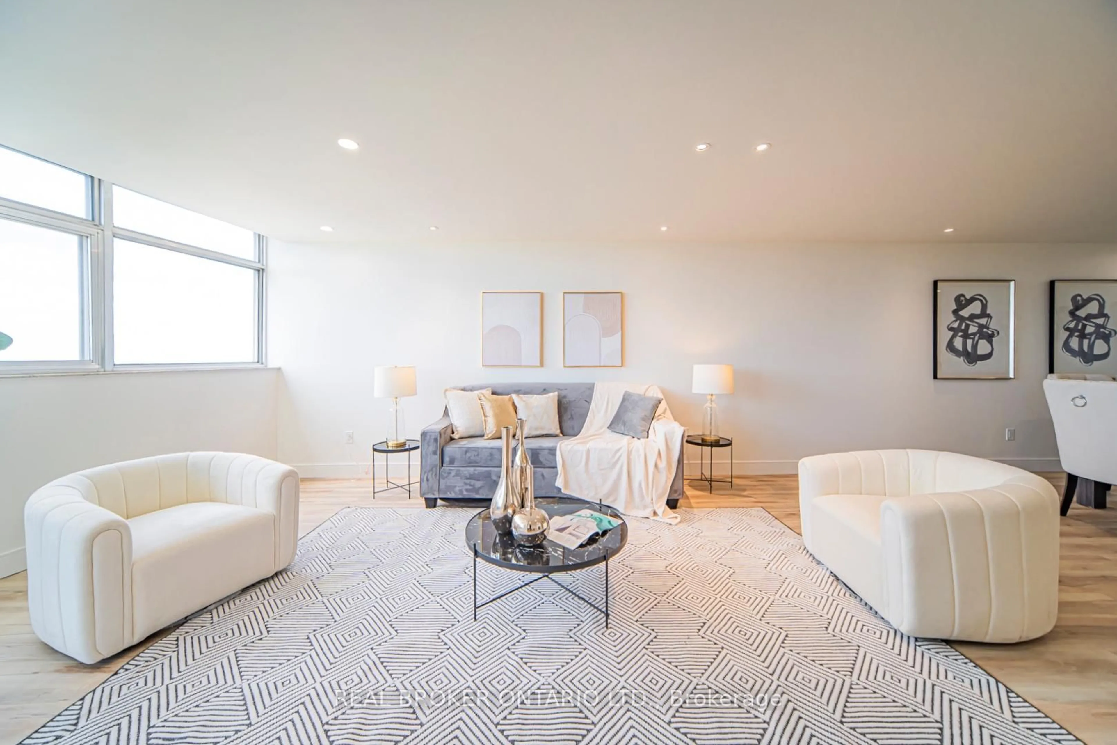 Living room with furniture, unknown for 3151 Bridletowne Circ #1901, Toronto Ontario M1W 2T1