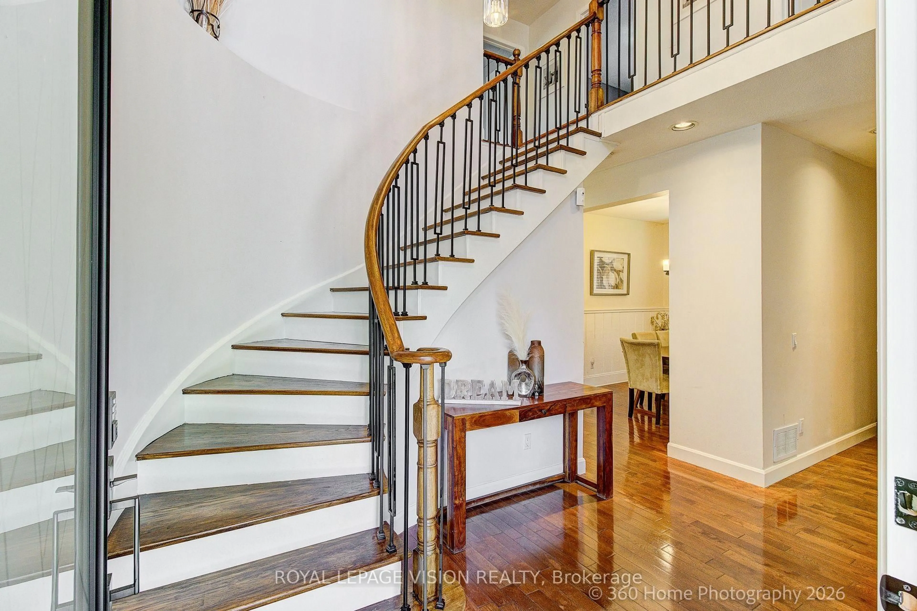 Unknown for 106 Copley St, Pickering Ontario L1V 6V6