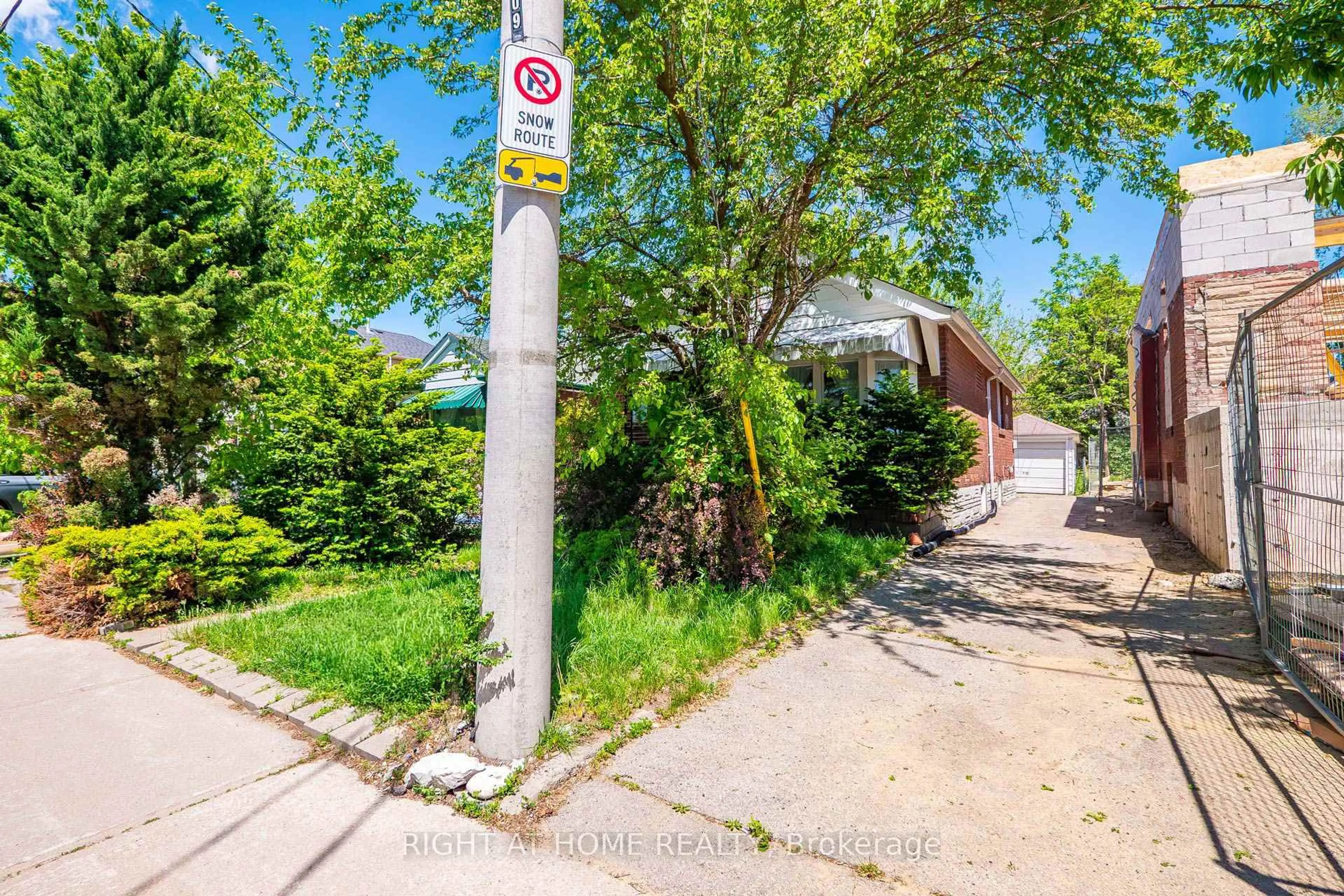Parking for 1109 Greenwood Ave, Toronto Ontario M4J 4E5