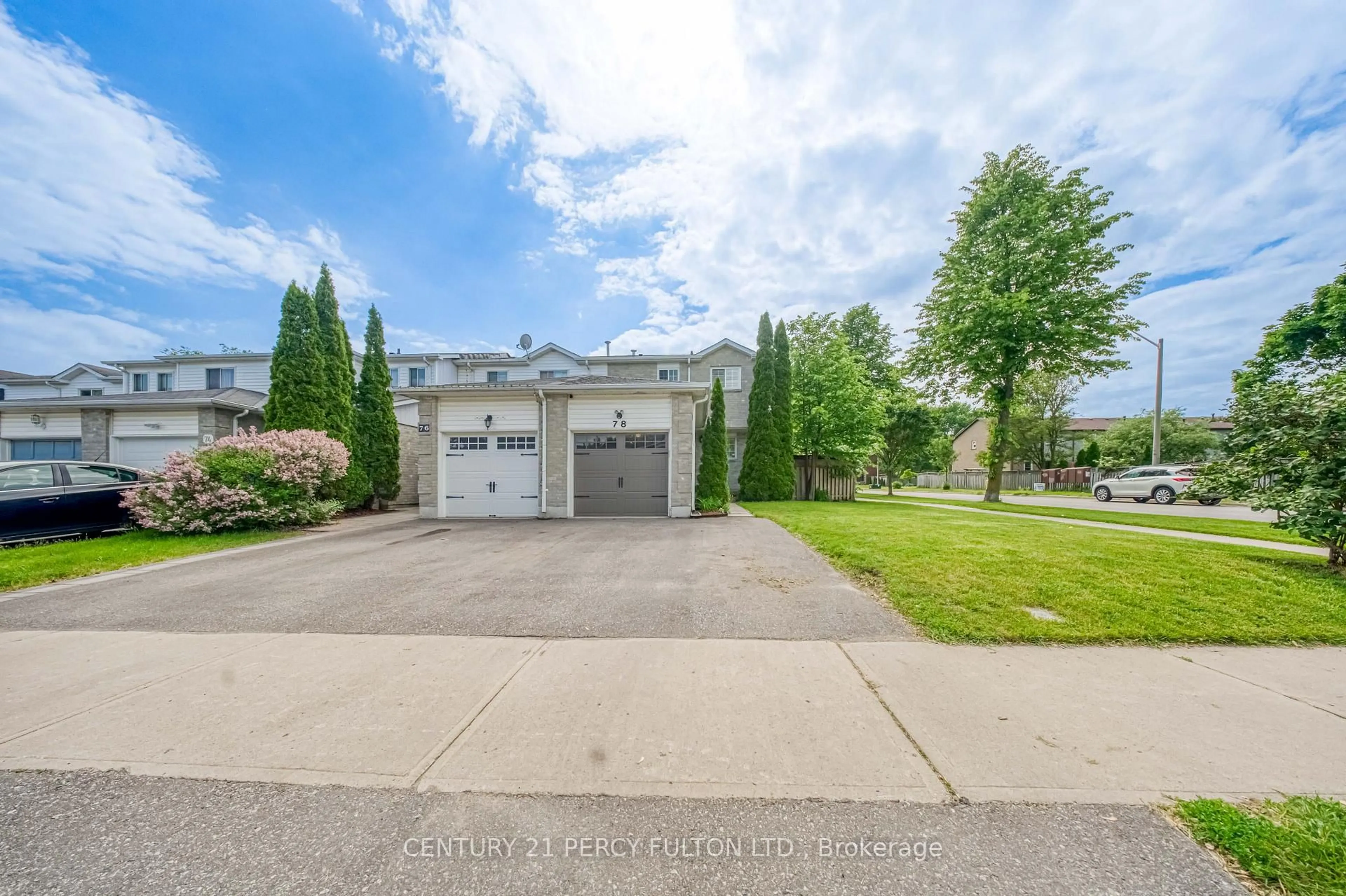 A pic from outside/outdoor area/front of a property/back of a property/a pic from drone, street for 78 Bushford St, Clarington Ontario L1E 2X1