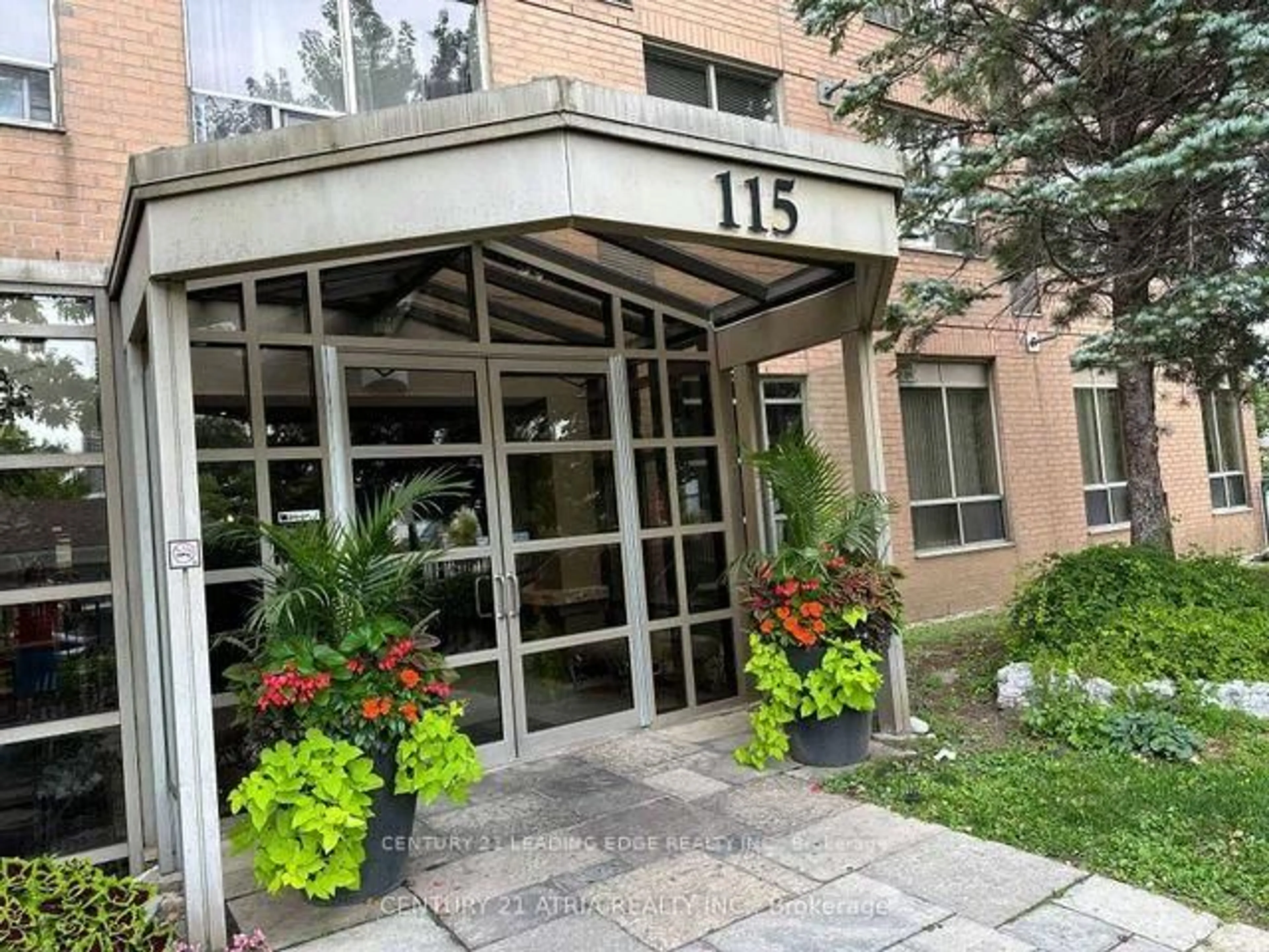 Indoor foyer for 115 OMNI Dr #2805, Toronto Ontario M1P 5B4