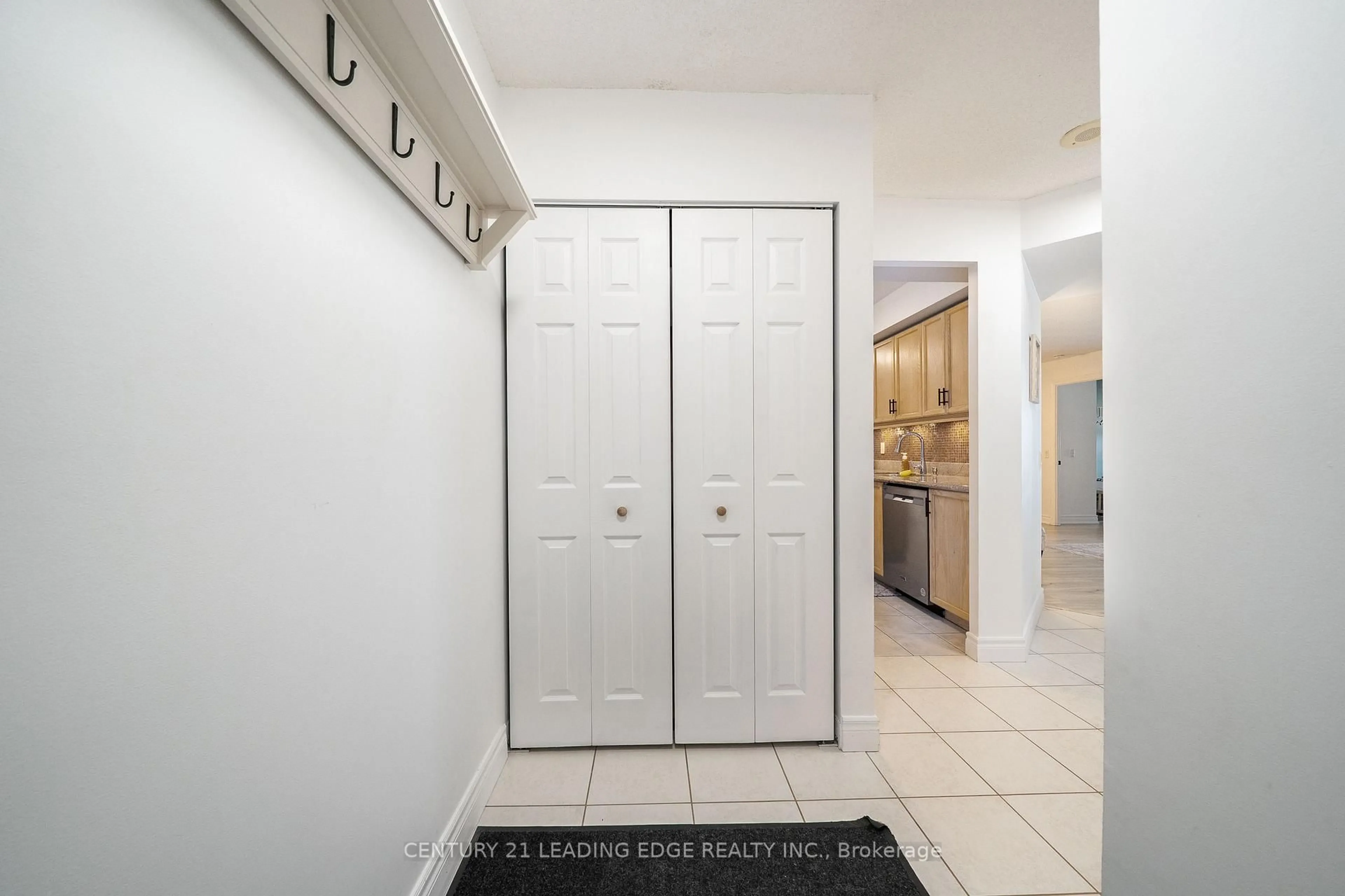 Unknown for 115 OMNI Dr #2805, Toronto Ontario M1P 5B4