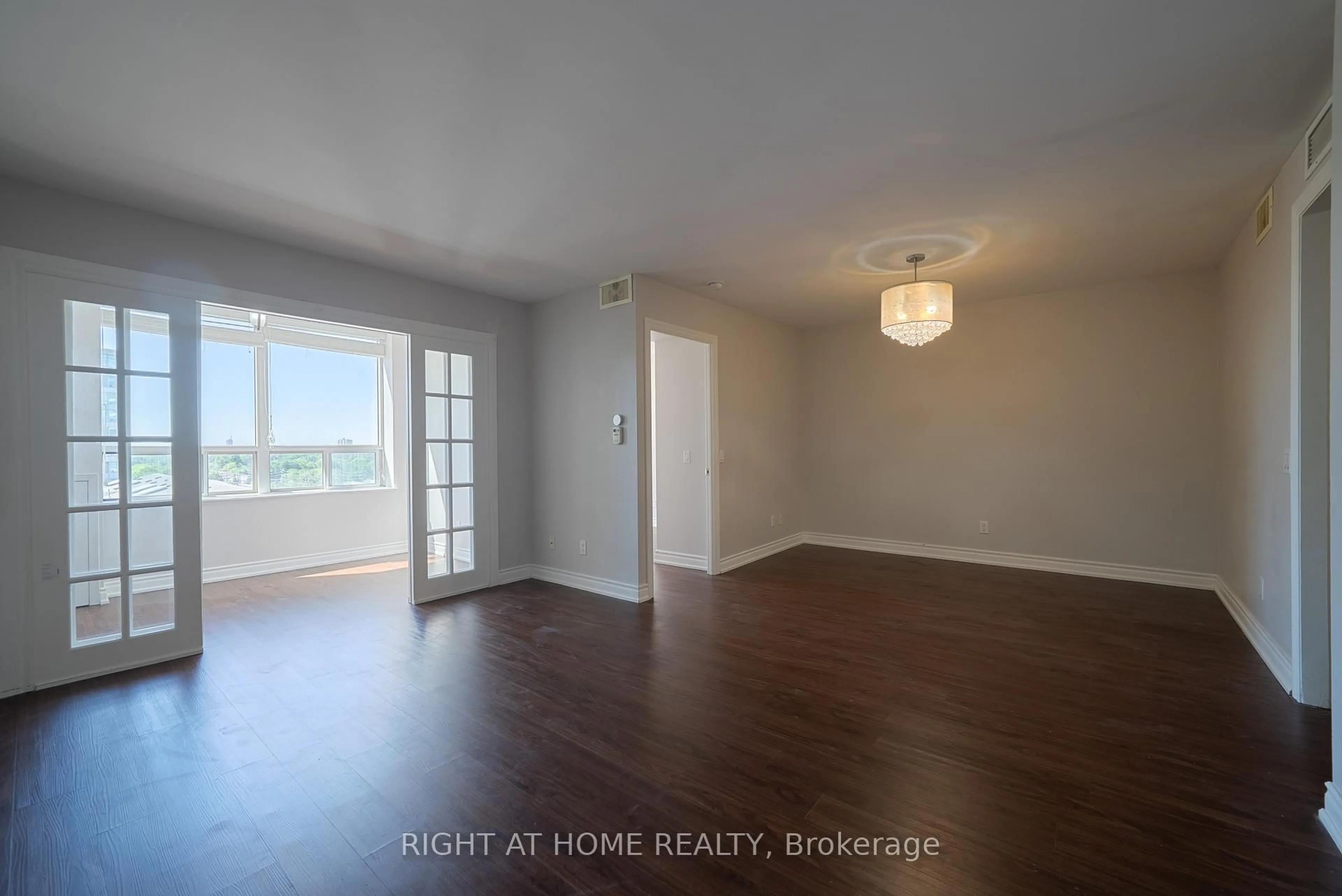 A pic of a room for 115 Omni Dr #709, Toronto Ontario M1P 5B4