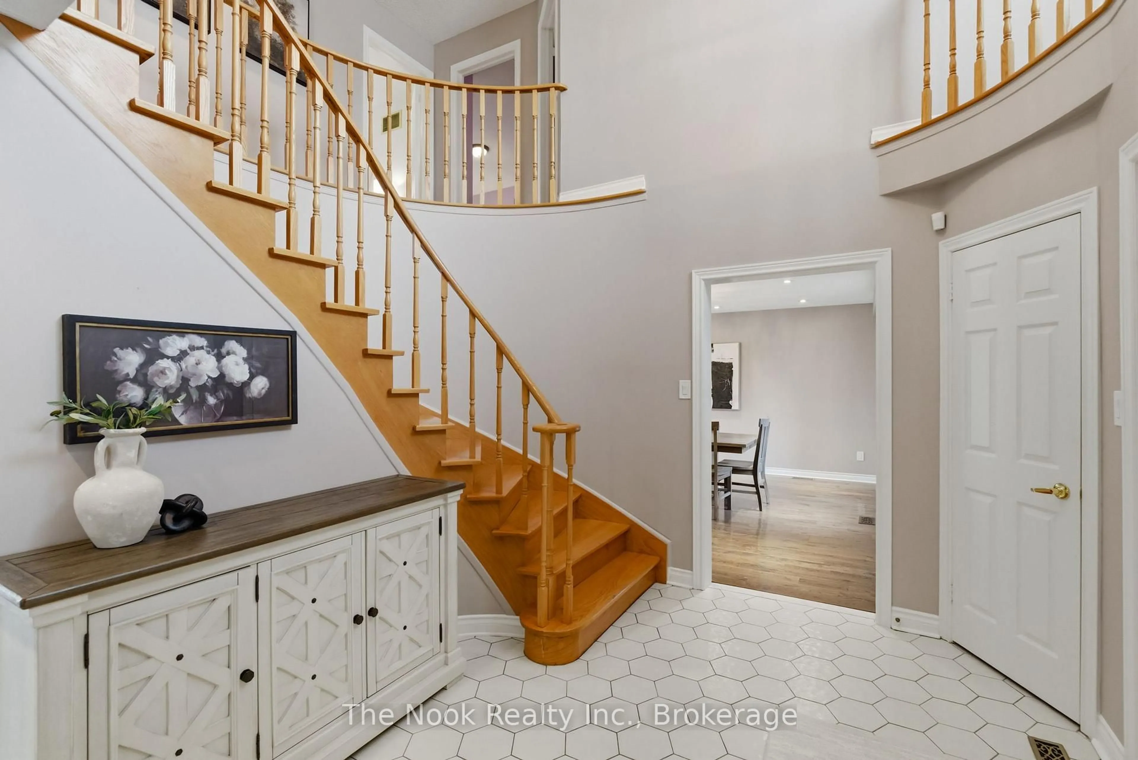 Indoor entryway for 3555 Westney Rd, Pickering Ontario L0H 1H0