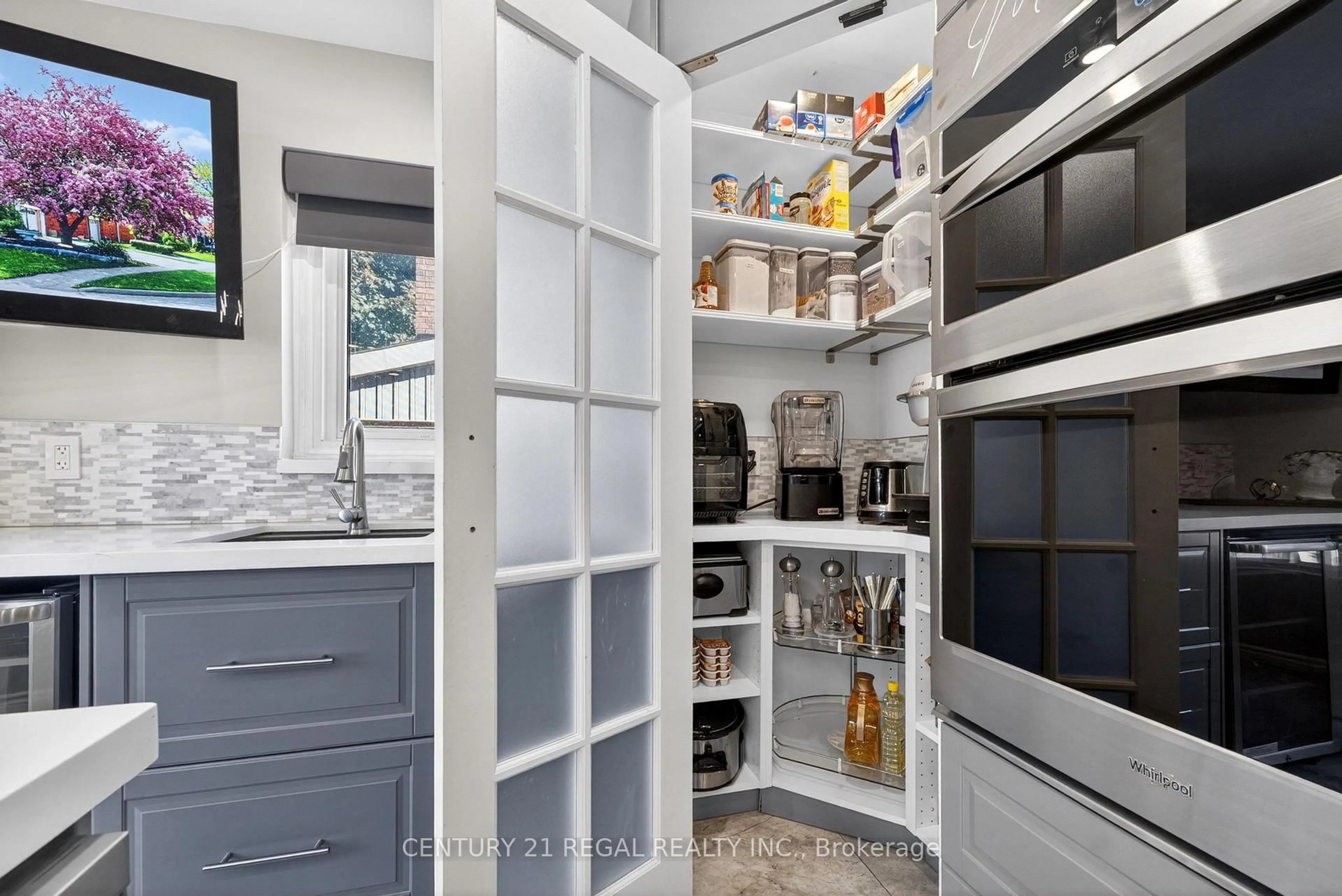 Contemporary kitchen, unknown for 481 Camelot Dr, Oshawa Ontario L1K 1M5