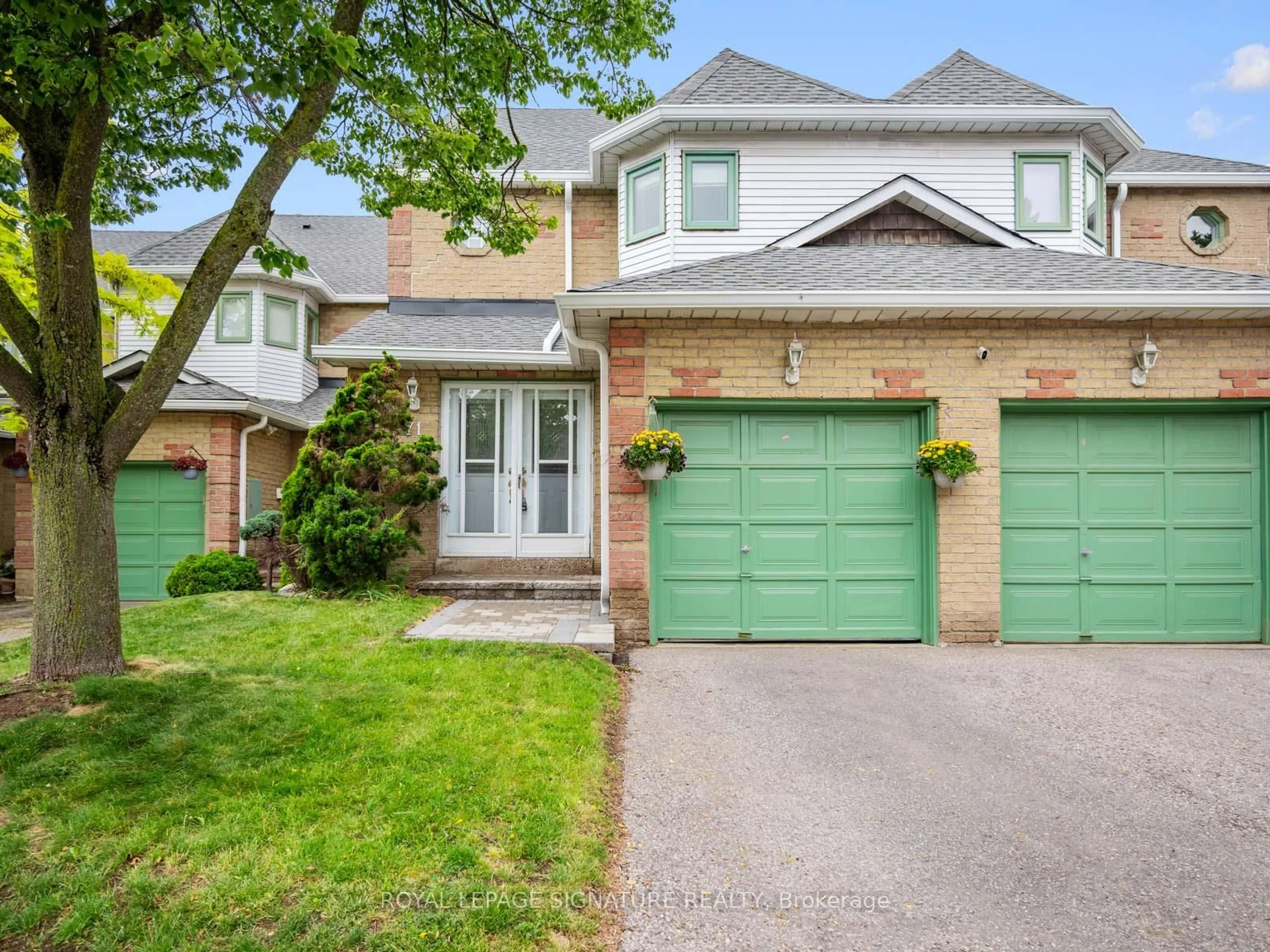 Home with brick exterior material, street for 71 Nature Ptwy, Toronto Ontario M1B 4T2