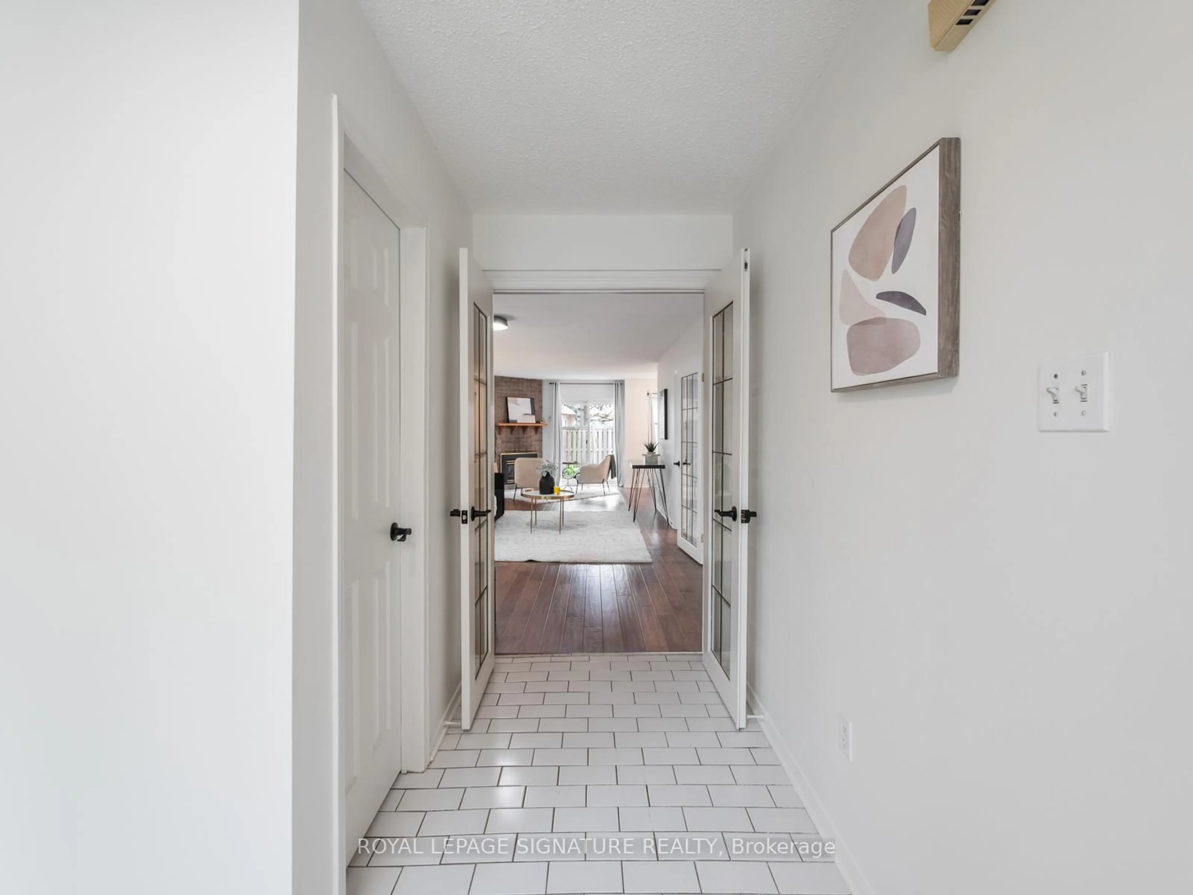 Indoor entryway for 71 Nature Ptwy, Toronto Ontario M1B 4T2
