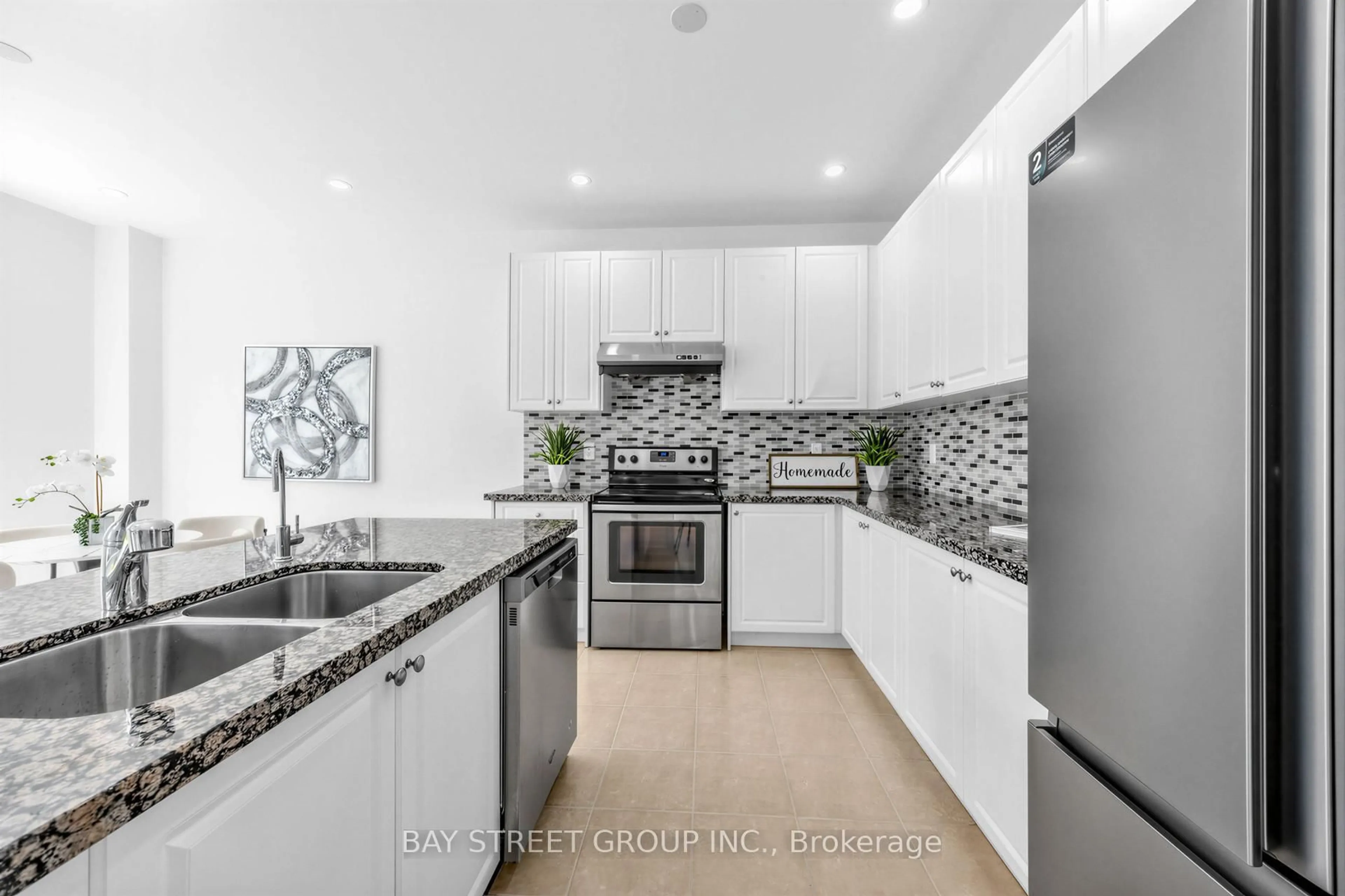 Open concept kitchen, ceramic/tile floor for 20 Alvin Curling Cres, Toronto Ontario M1V 0E6