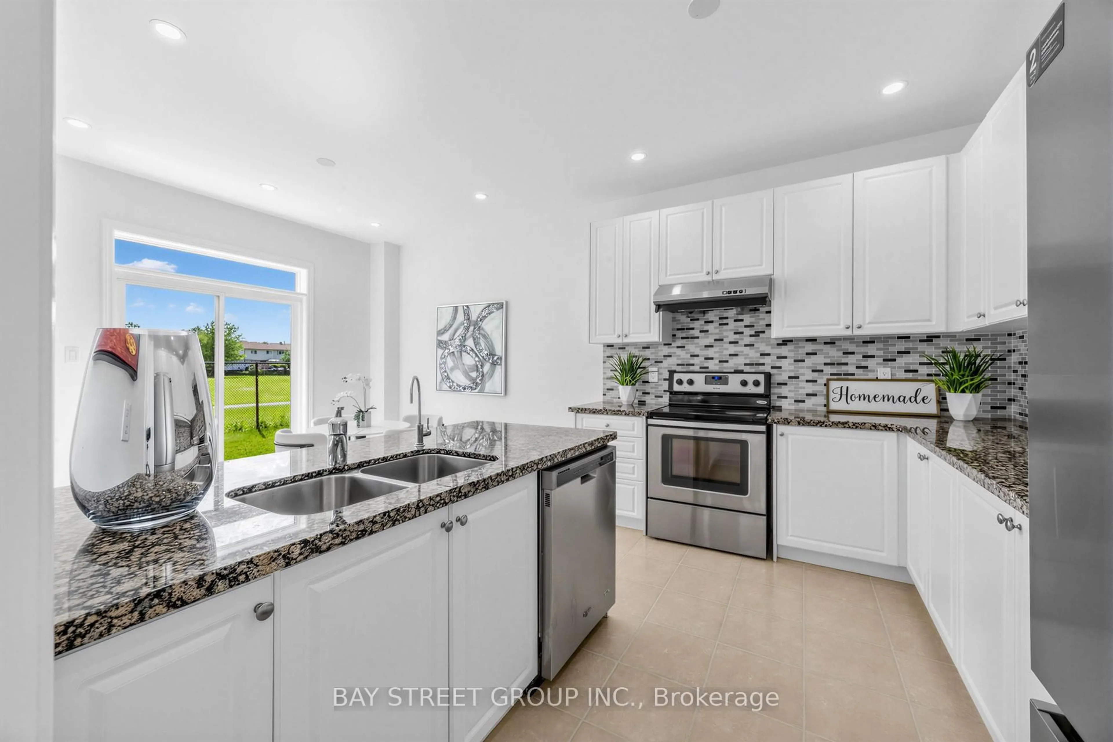 Open concept kitchen, ceramic/tile floor for 20 Alvin Curling Cres, Toronto Ontario M1V 0E6