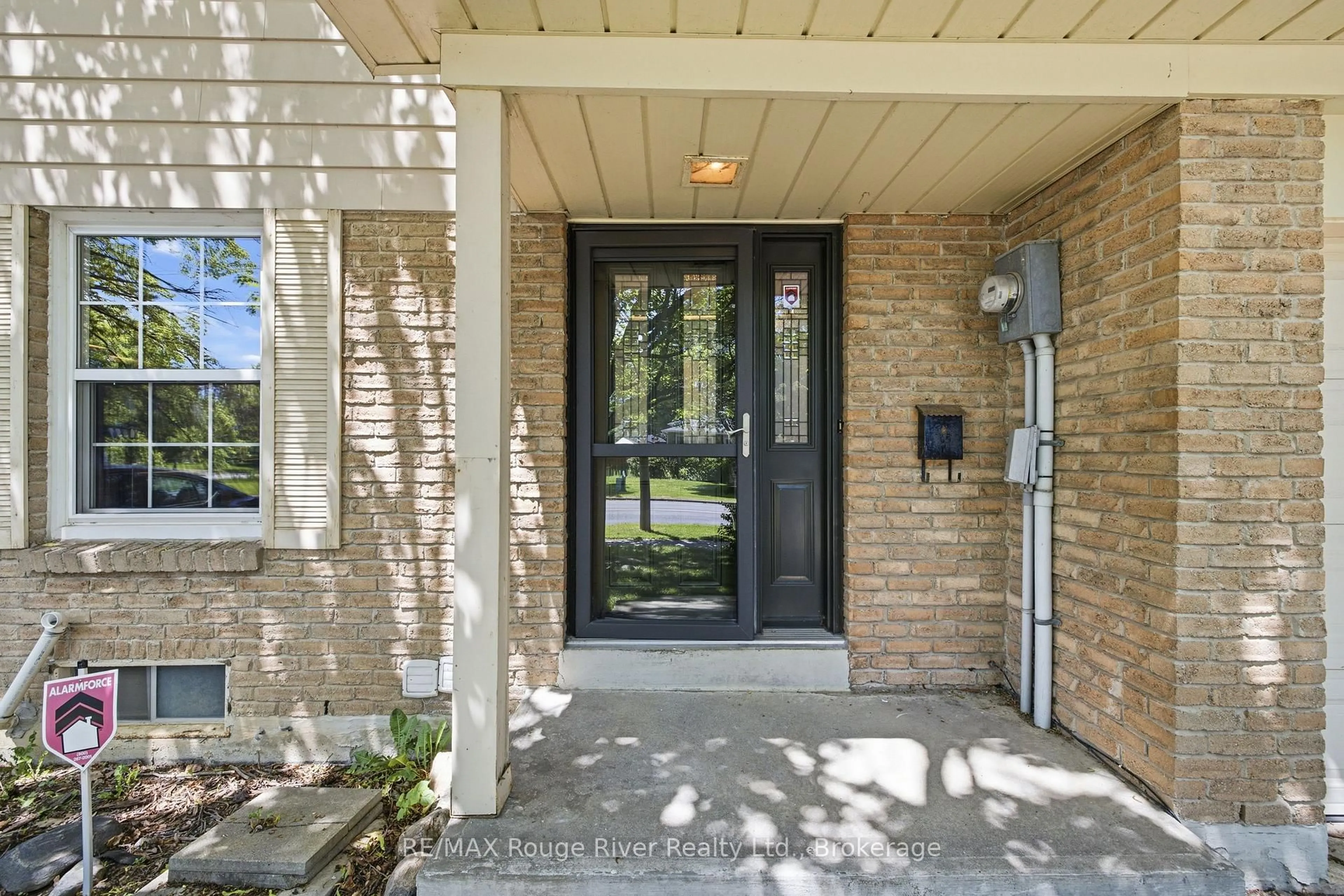 Indoor entryway for 52 Rands Rd, Ajax Ontario L1S 3P3