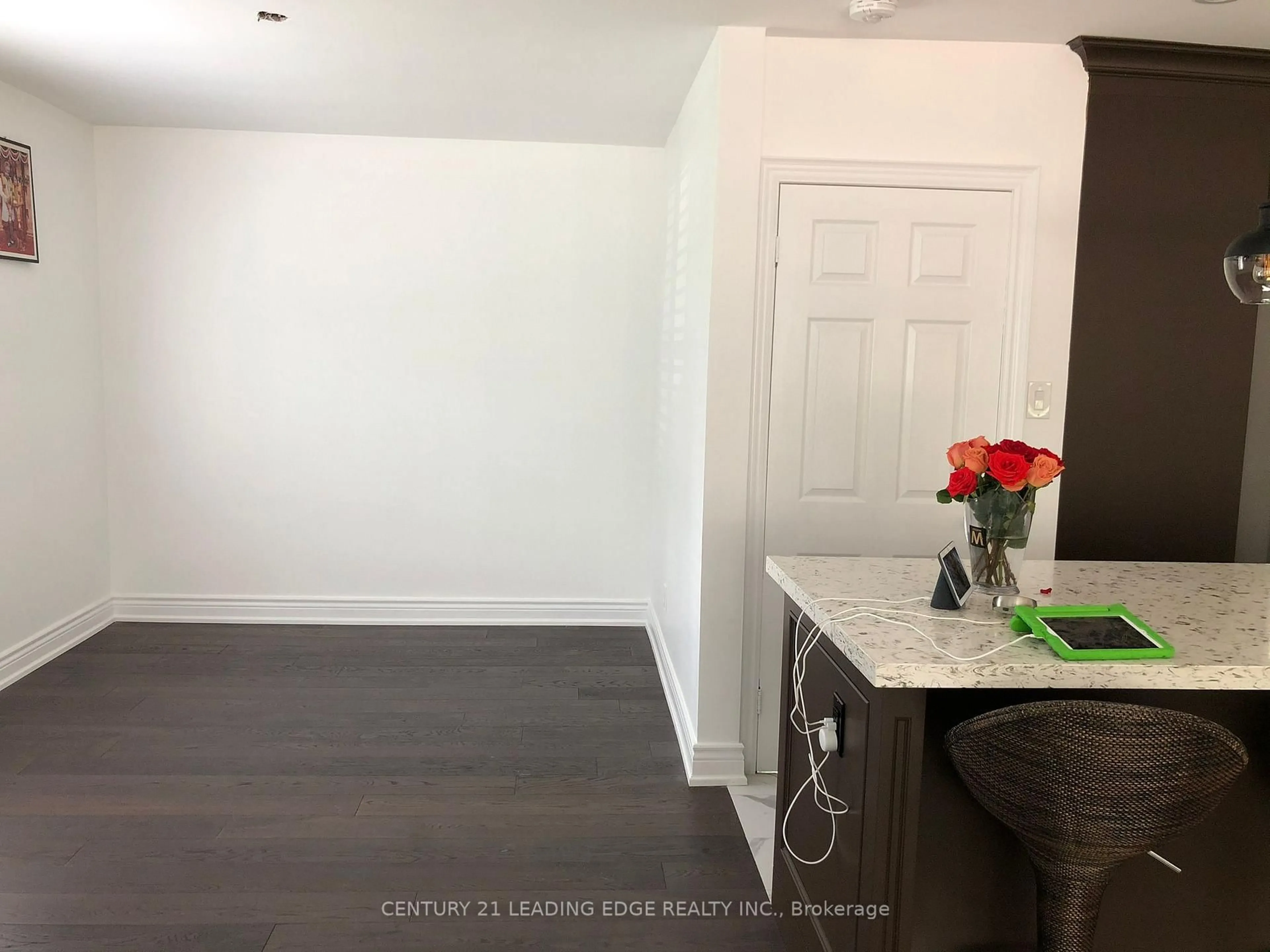 A pic of a room for 600 Dunlop St, Whitby Ontario L1N 1S9
