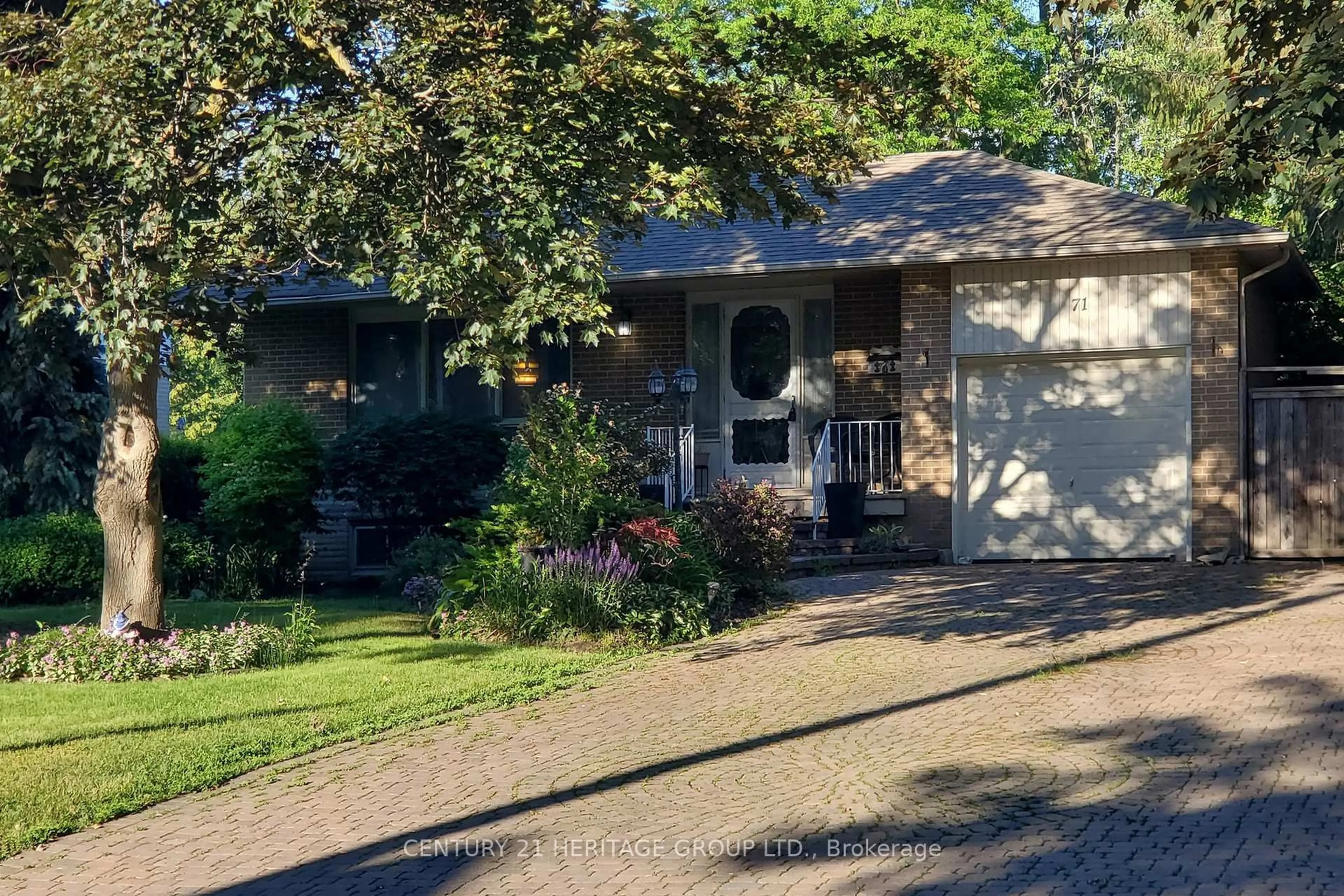 Home with vinyl exterior material, street for 71 Mill St, Ajax Ontario L1S 6K2