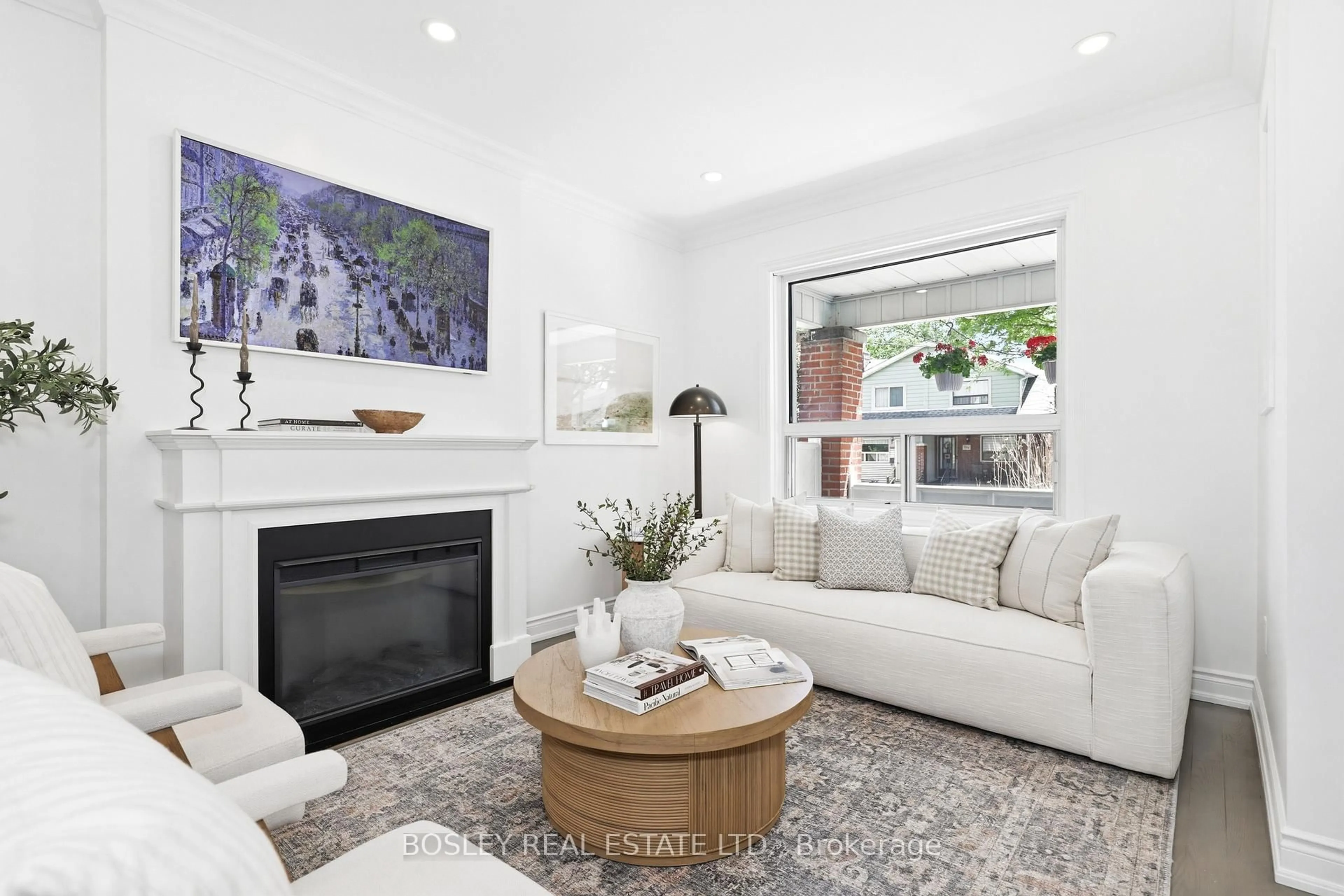 Living room with furniture, unknown for 682 Milverton Blvd, Toronto Ontario M4C 1X9
