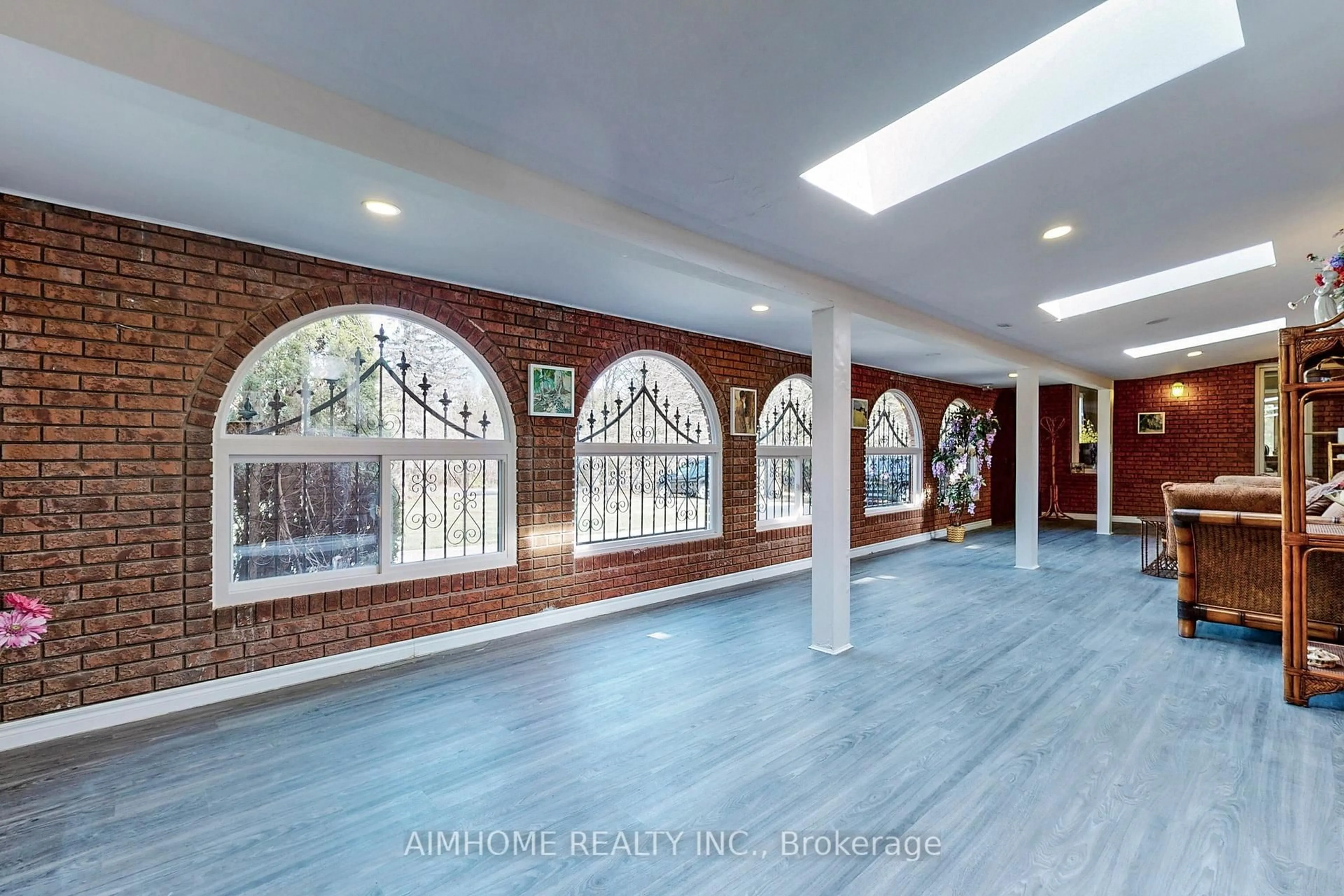 Indoor foyer for 6050 Cedar Park Rd, Clarington Ontario L1C 0W6
