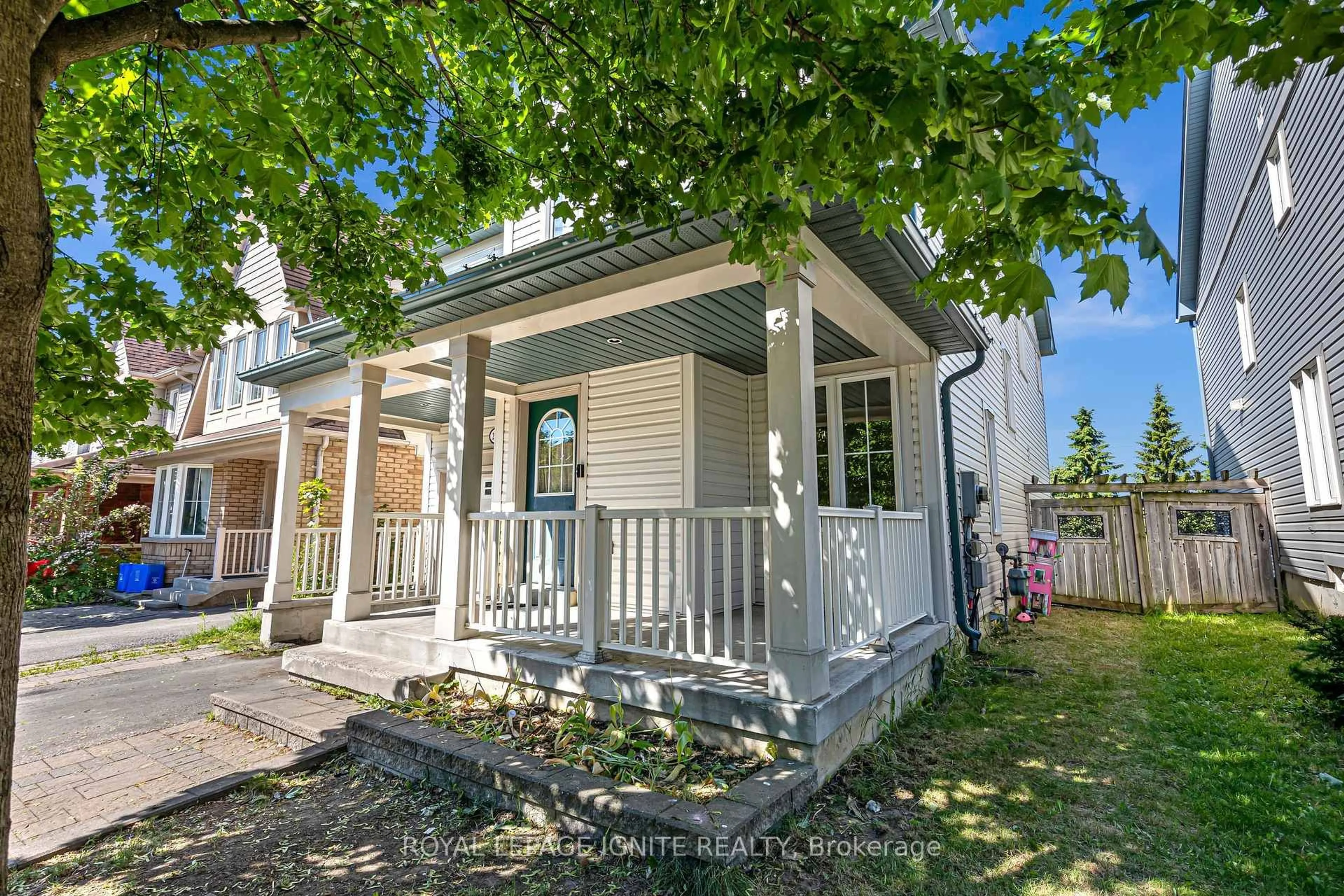 Home with vinyl exterior material, street for 2395 Winlord Pl, Oshawa Ontario L1L 0B9