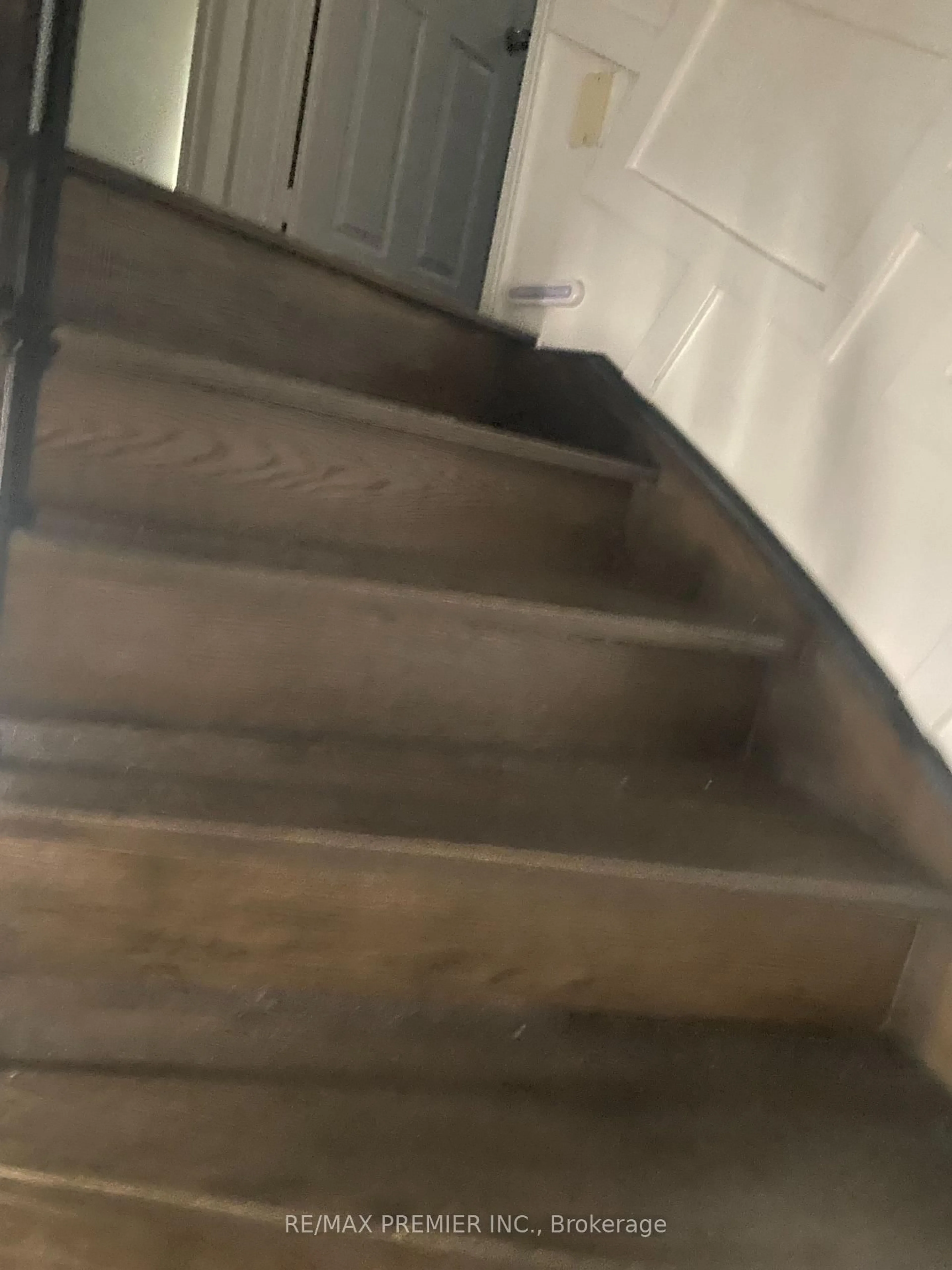 Stairs for 68 Ritchie Ave, Ajax Ontario L1S 6S4