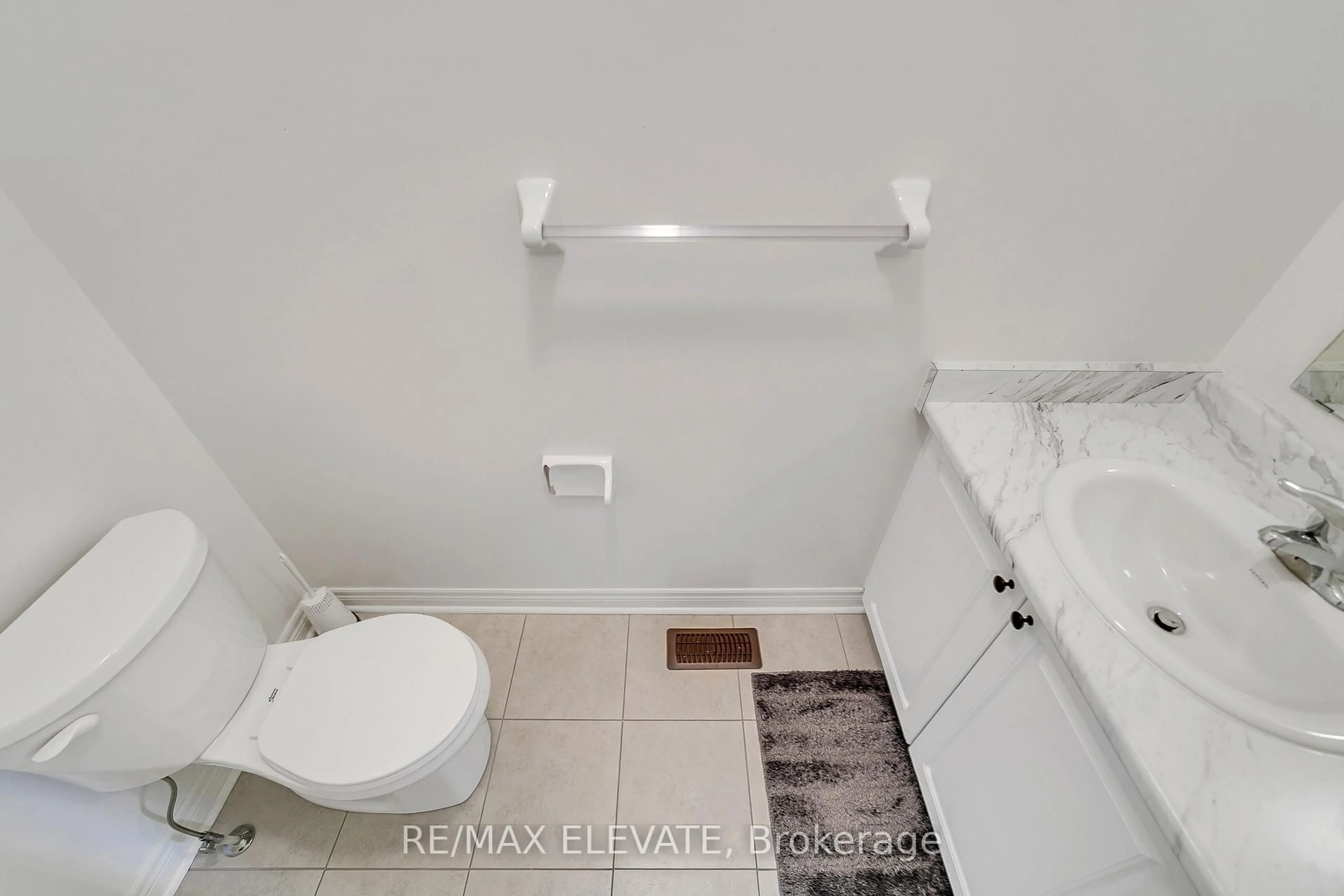 A pic of a room for 1208 Jim Brewster Circ, Oshawa Ontario L1K 1A5