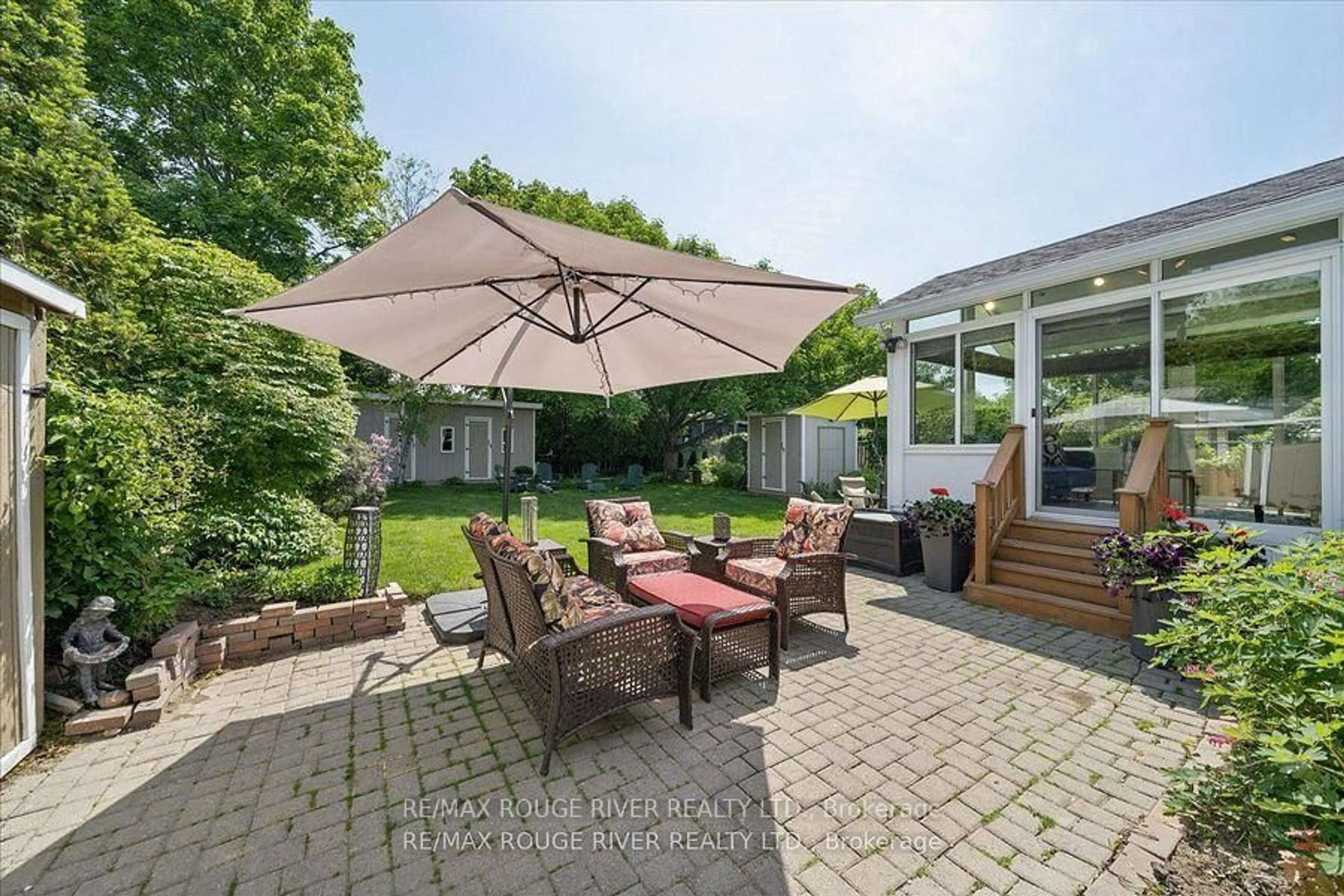 Patio, street for 1007 Walton Blvd, Whitby Ontario L1N 3G8