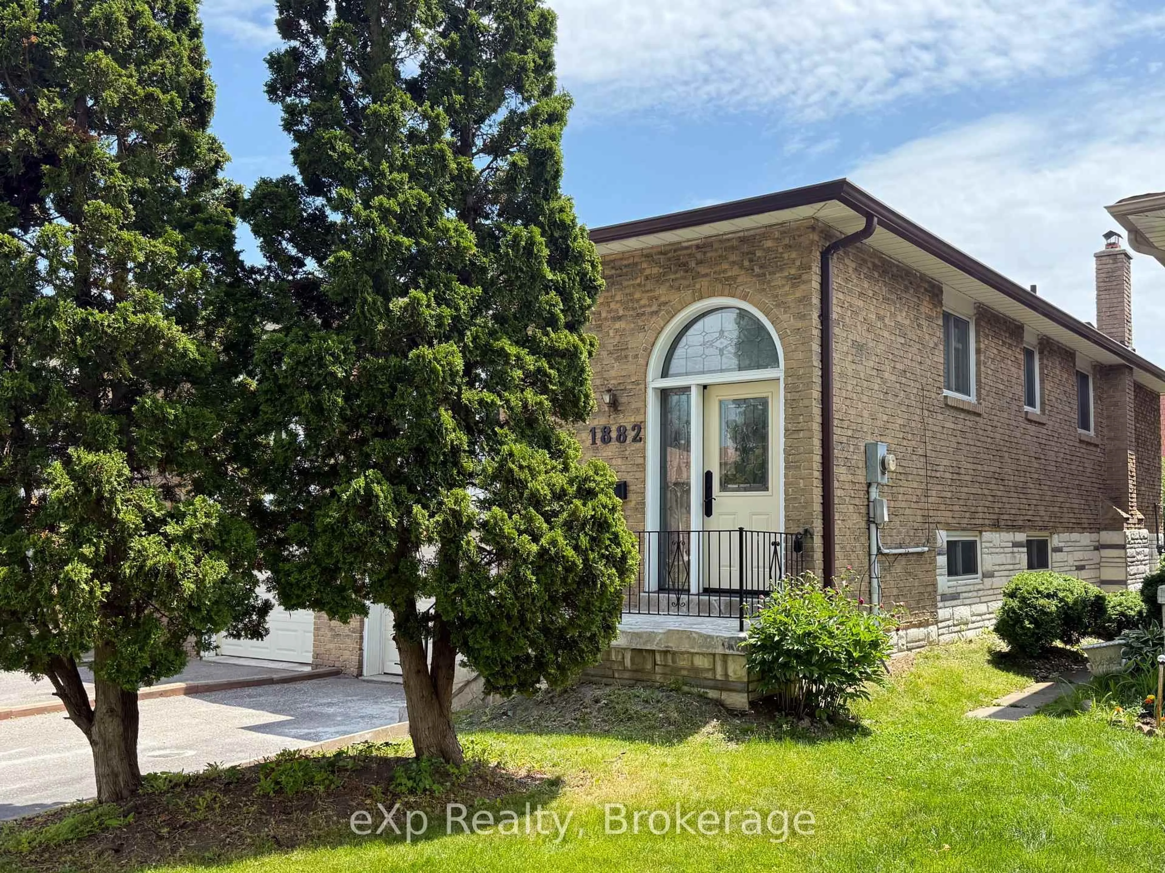 Unknown for 1882 Rosefield Rd, Pickering Ontario L1V 3H6