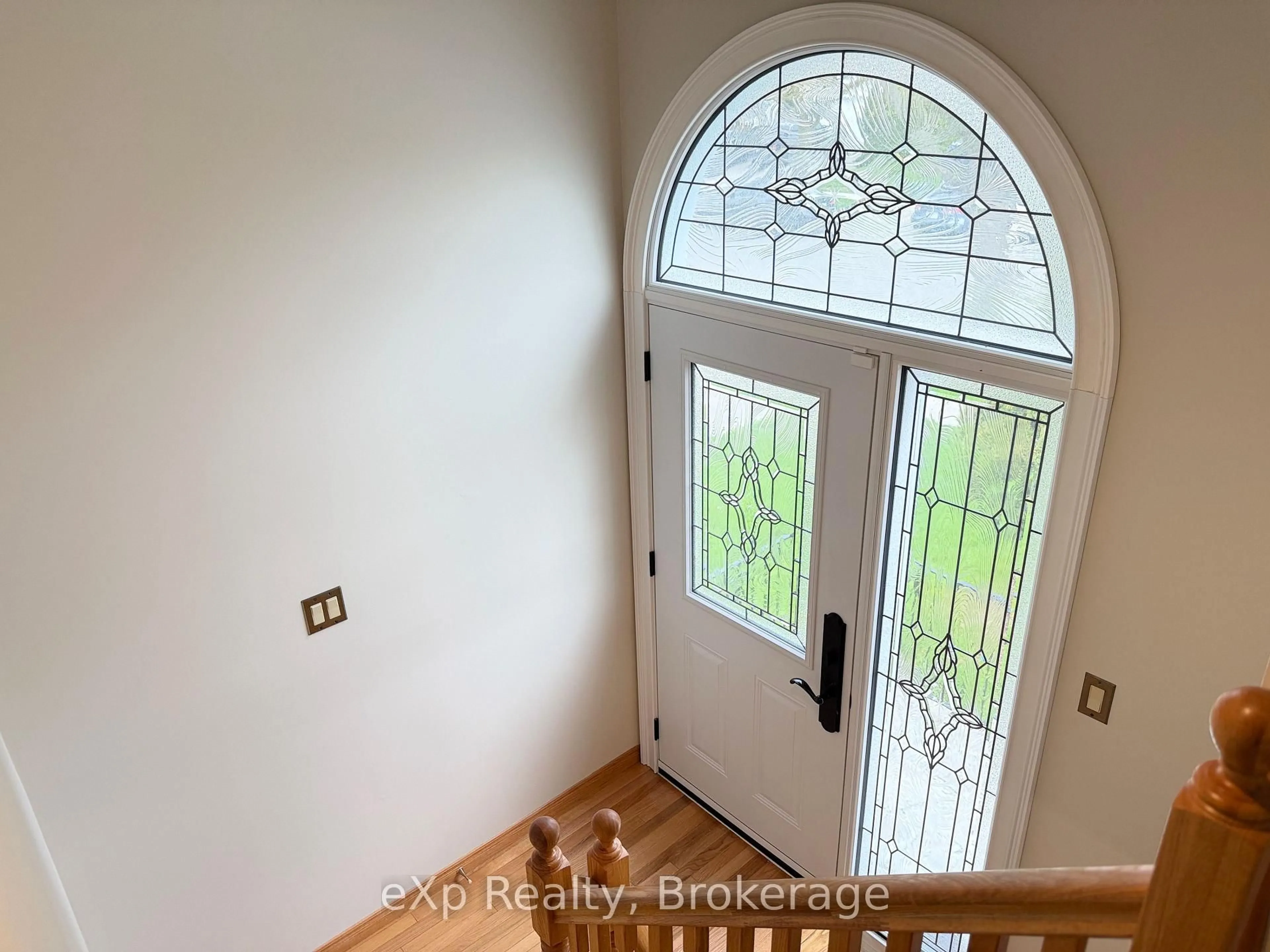 Indoor entryway for 1882 Rosefield Rd, Pickering Ontario L1V 3H6