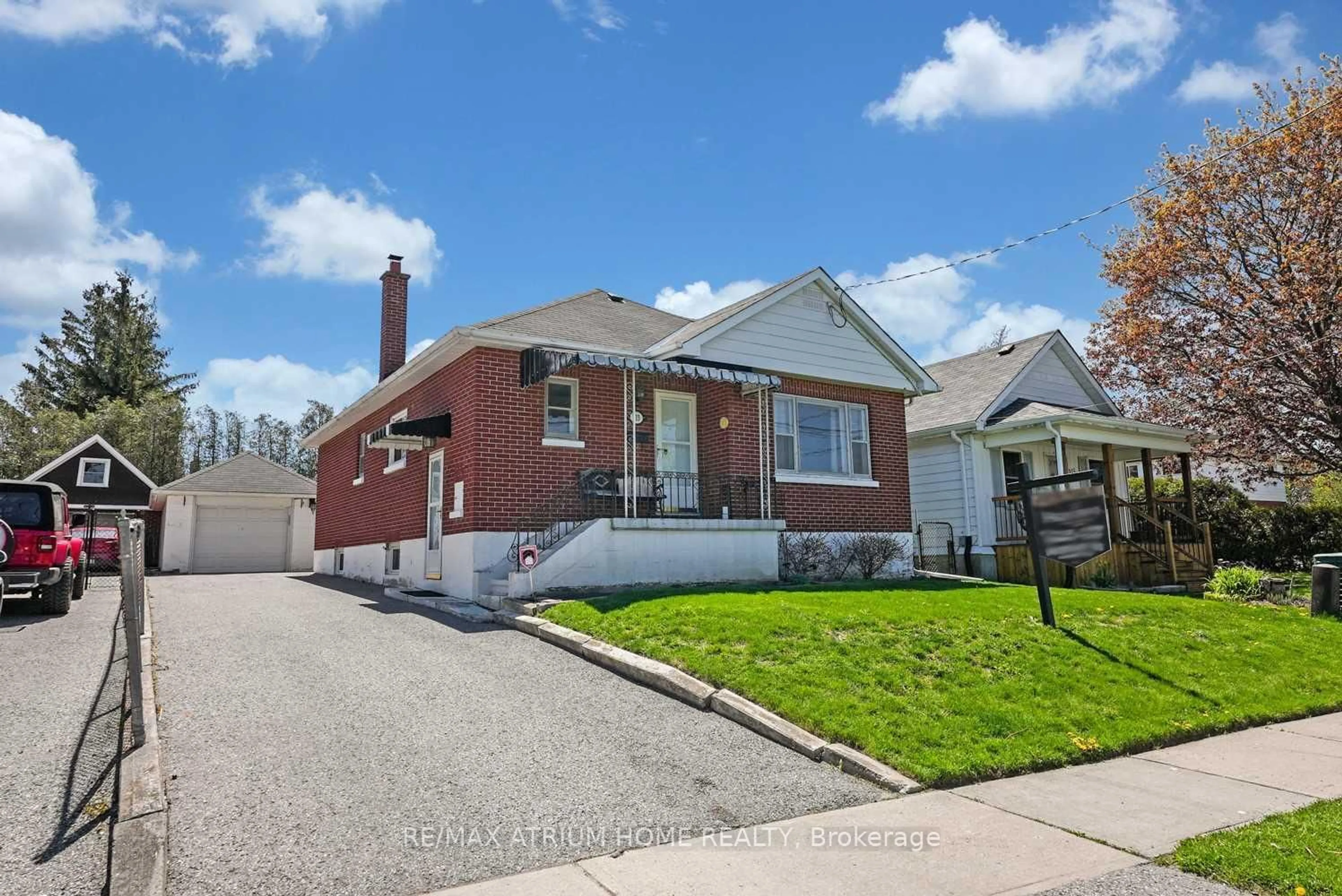 Home with brick exterior material, street for 213 Conant St, Oshawa Ontario L1H 3S3