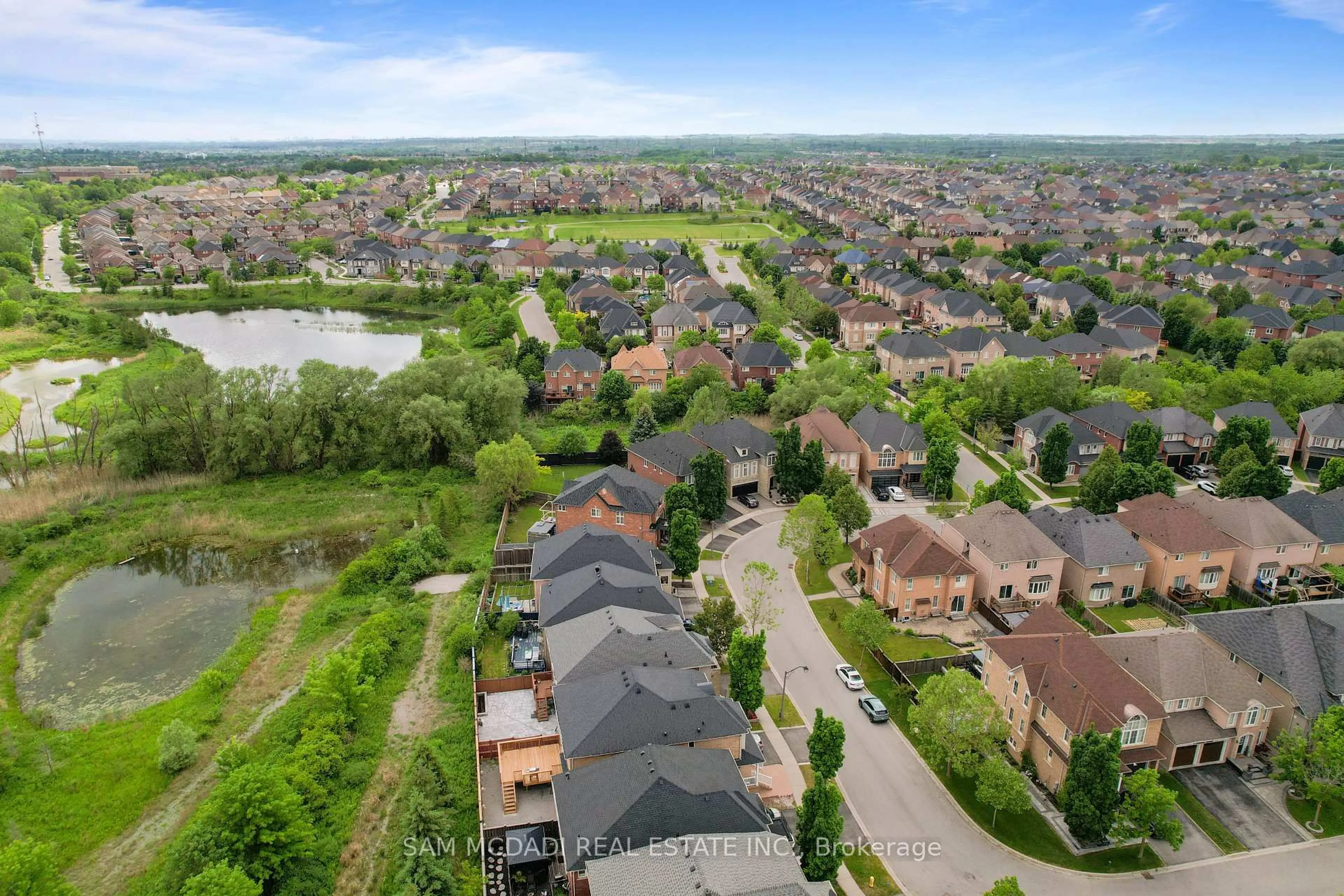 A pic from outside/outdoor area/front of a property/back of a property/a pic from drone, unknown for 5 Whitbread Cres, Ajax Ontario L1Z 0E3