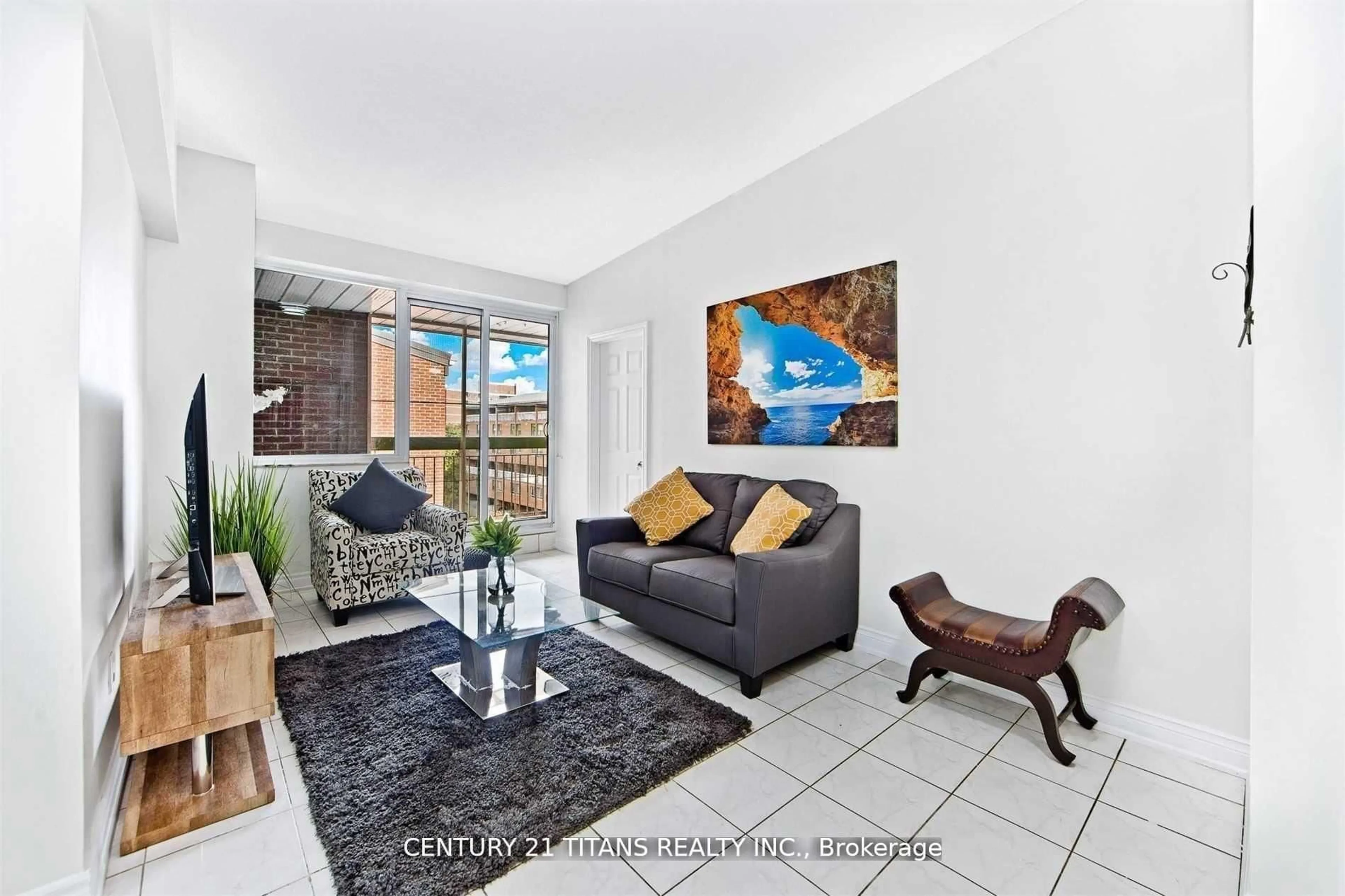 Living room with furniture, unknown for 4064 Lawrence Ave ##510, Toronto Ontario M1E 4V6