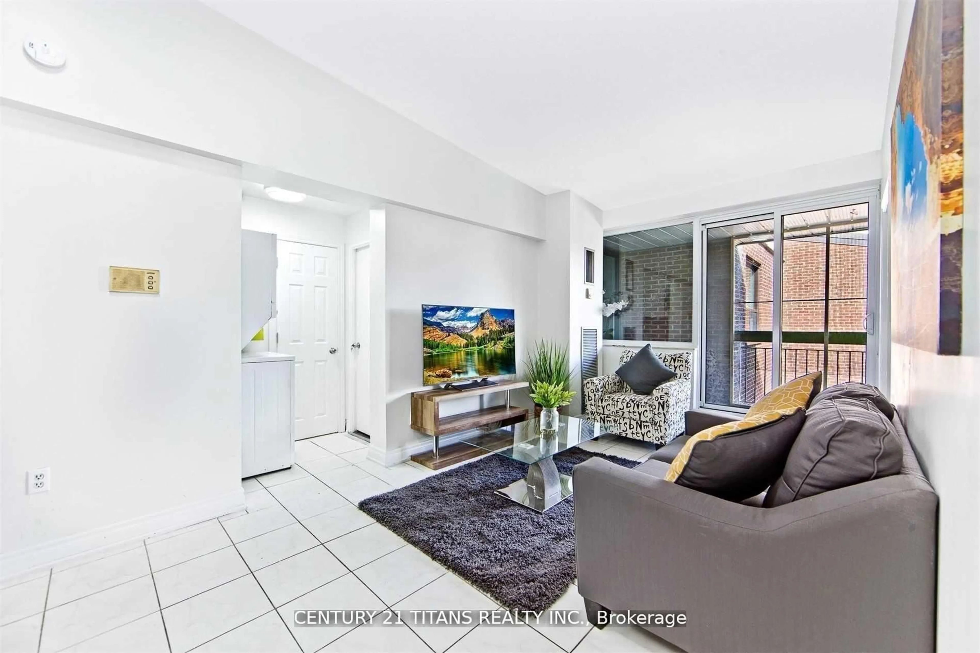 Living room with furniture, unknown for 4064 Lawrence Ave ##510, Toronto Ontario M1E 4V6