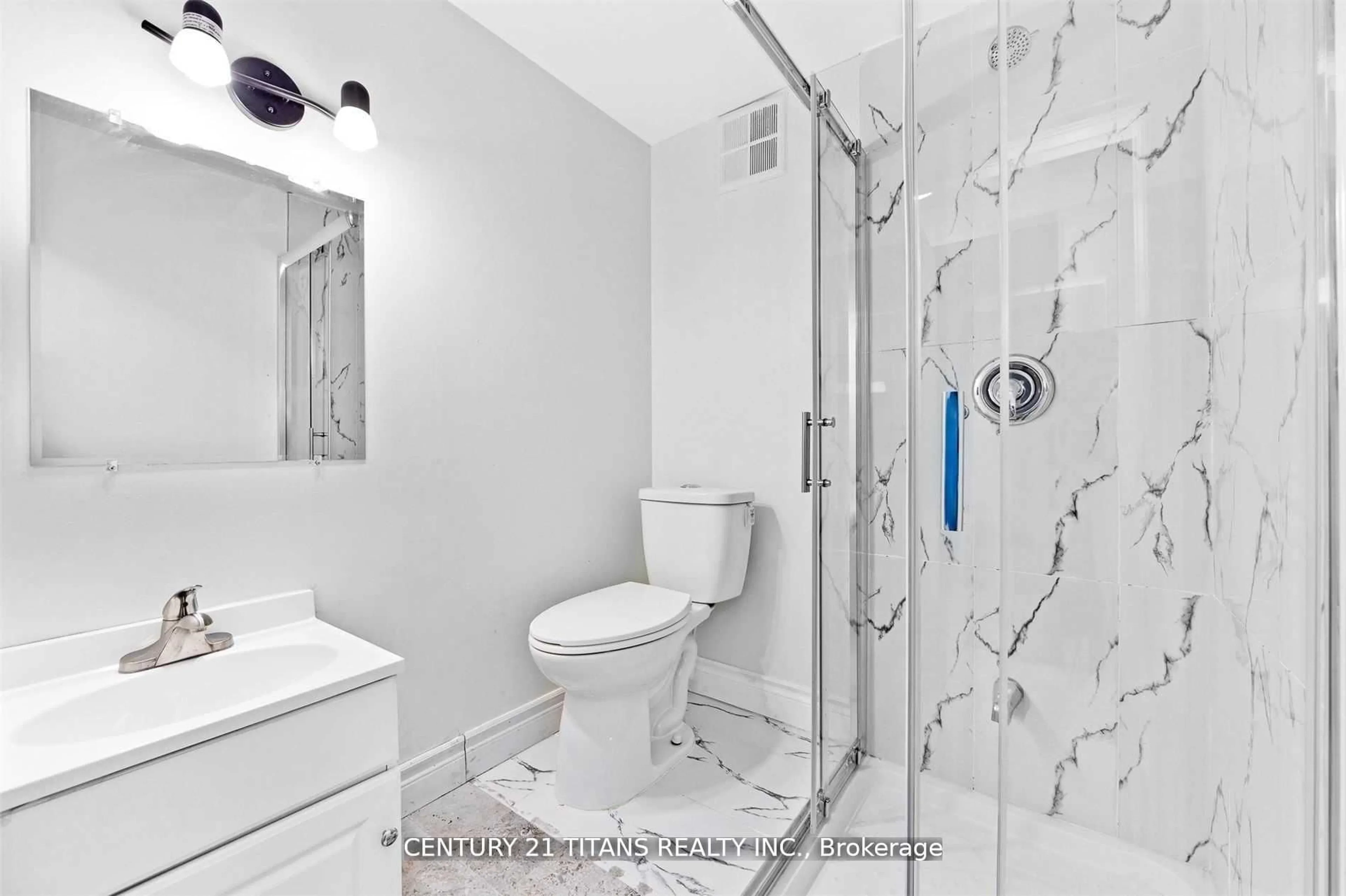 Standard bathroom, ceramic/tile floor for 4064 Lawrence Ave ##510, Toronto Ontario M1E 4V6