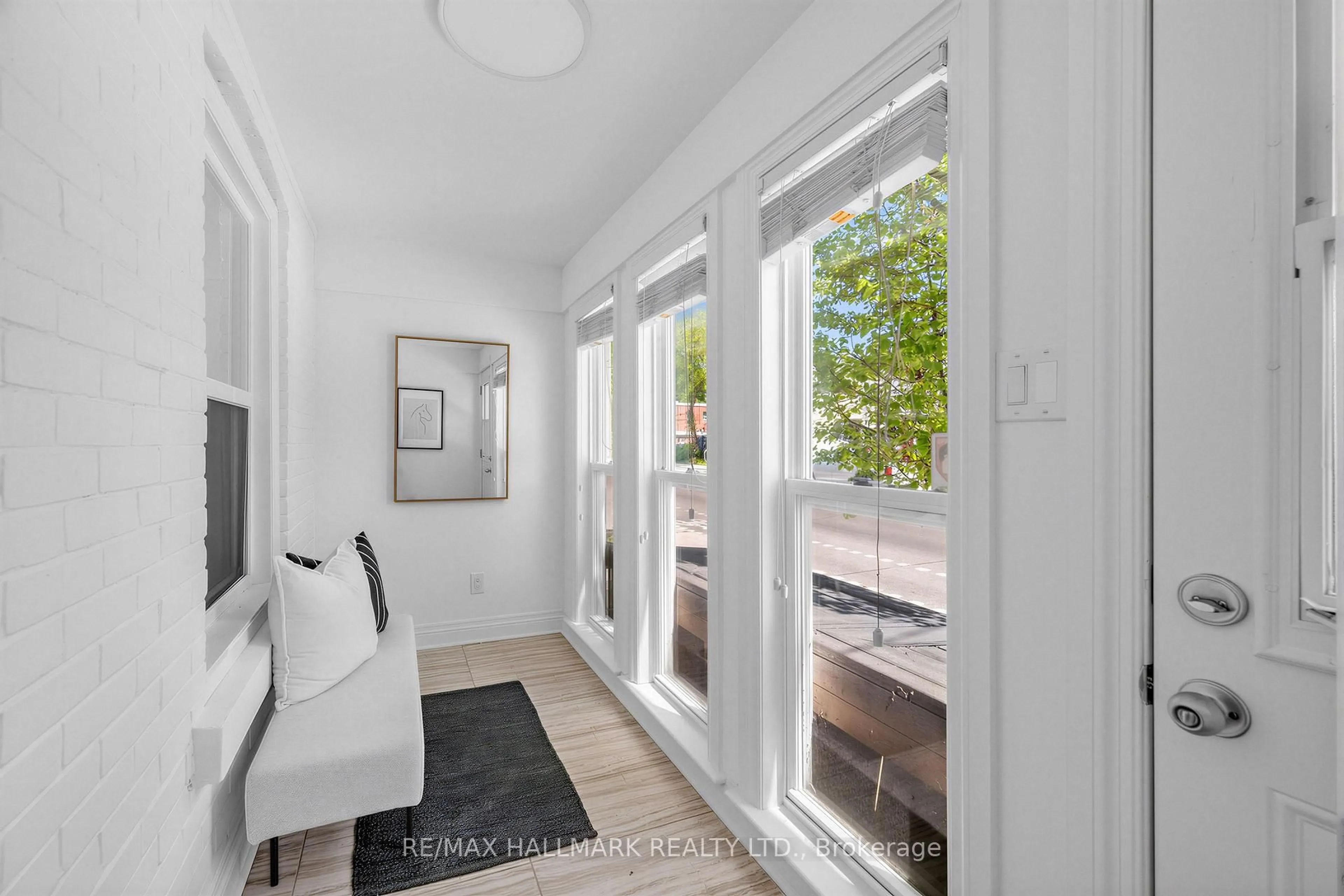 Indoor entryway for 1292 Woodbine Ave, Toronto Ontario M4C 4E7