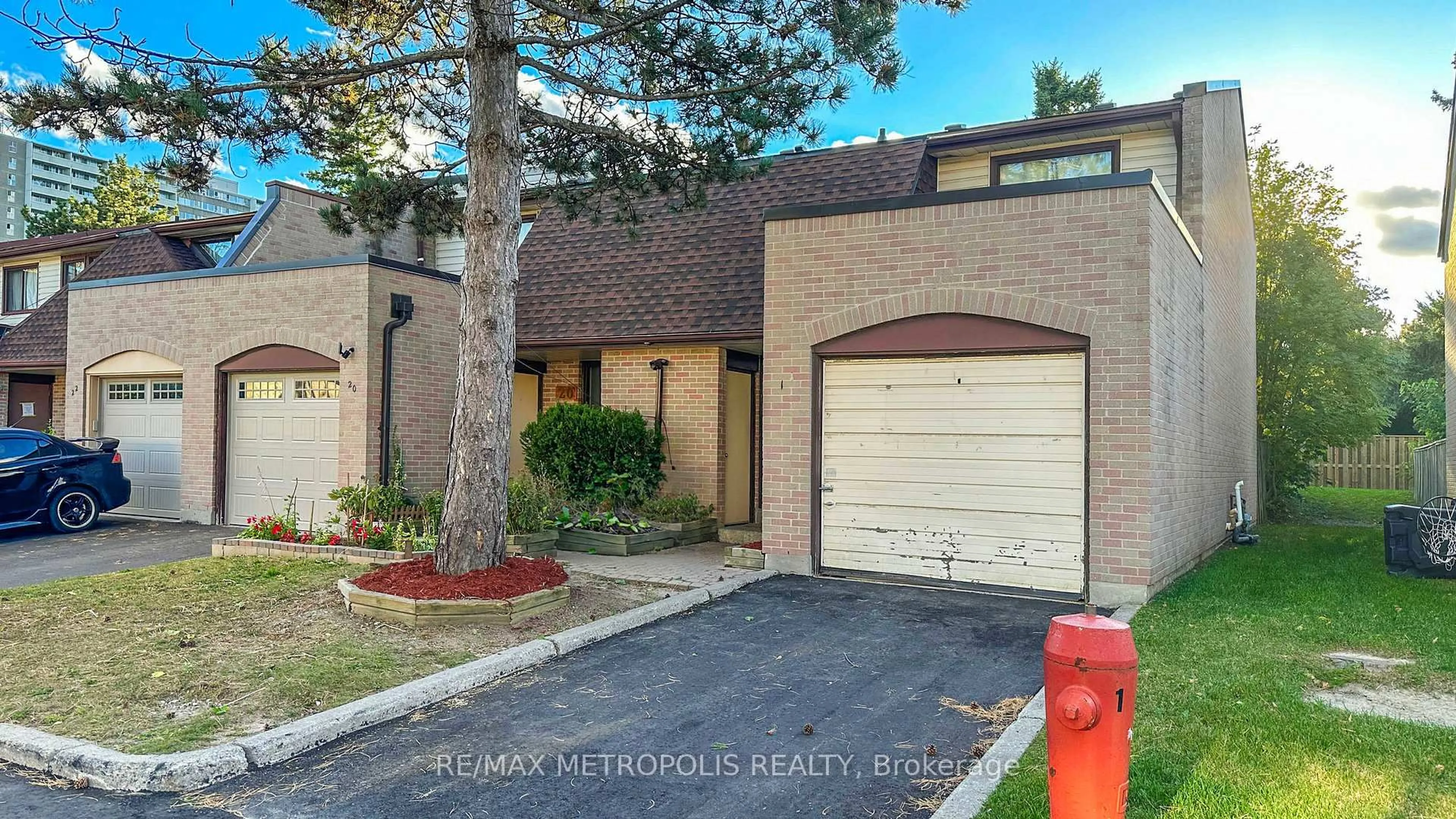 Unknown for 11 Livonia Pl #18, Toronto Ontario M1E 4W5