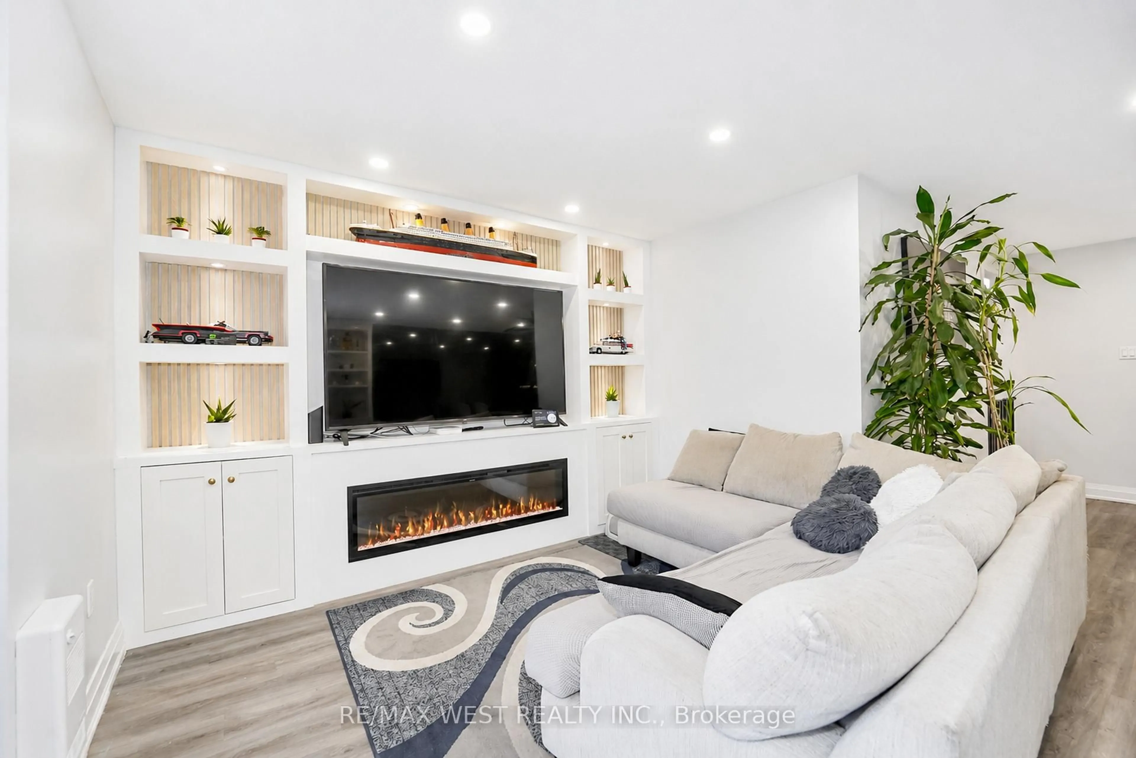 Living room with furniture, unknown for 50 Scarborough Golf Club Rd #159, Toronto Ontario M1M 3T5