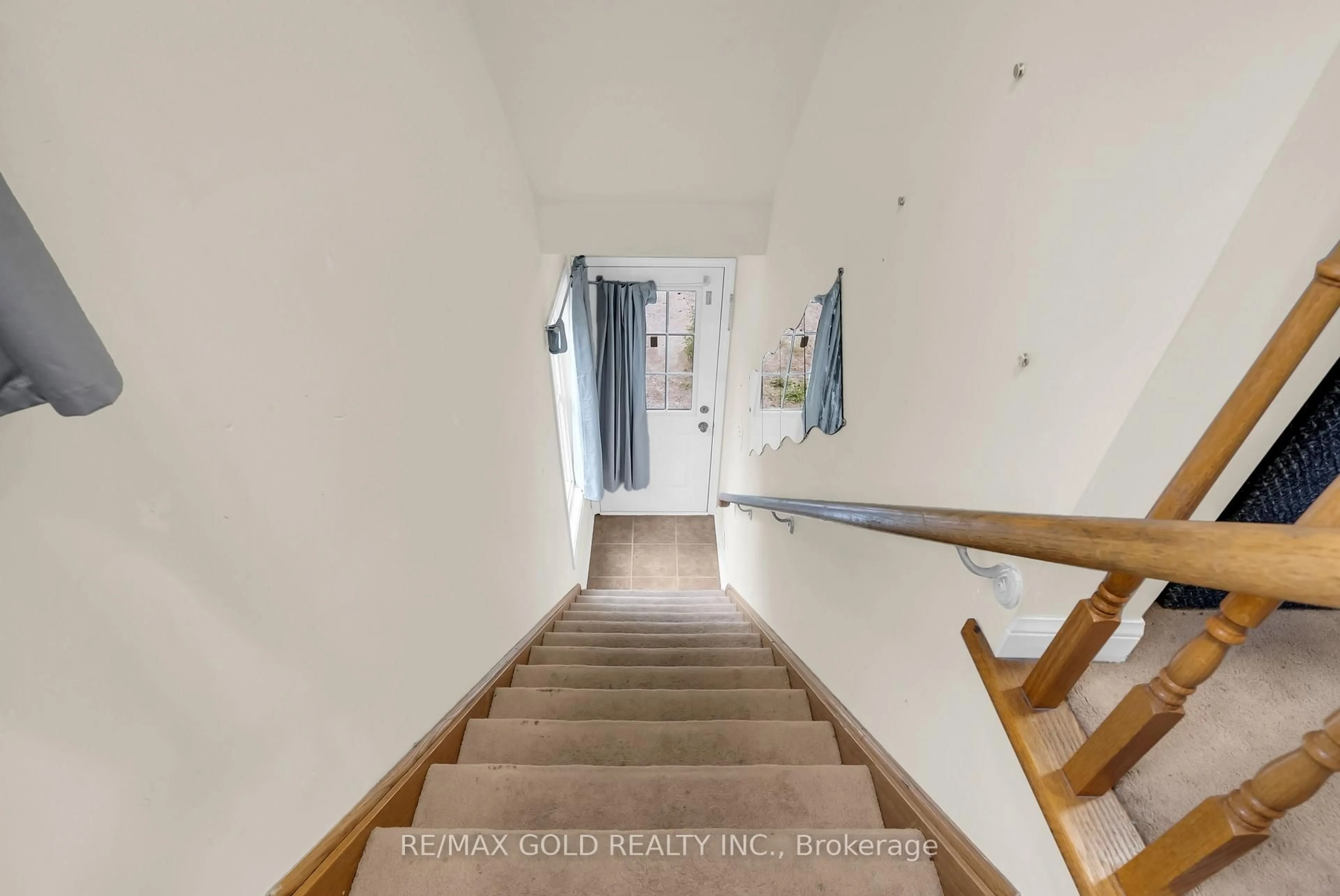 Stairs for 4 Ecopark Gate, Toronto Ontario M1B 6G8