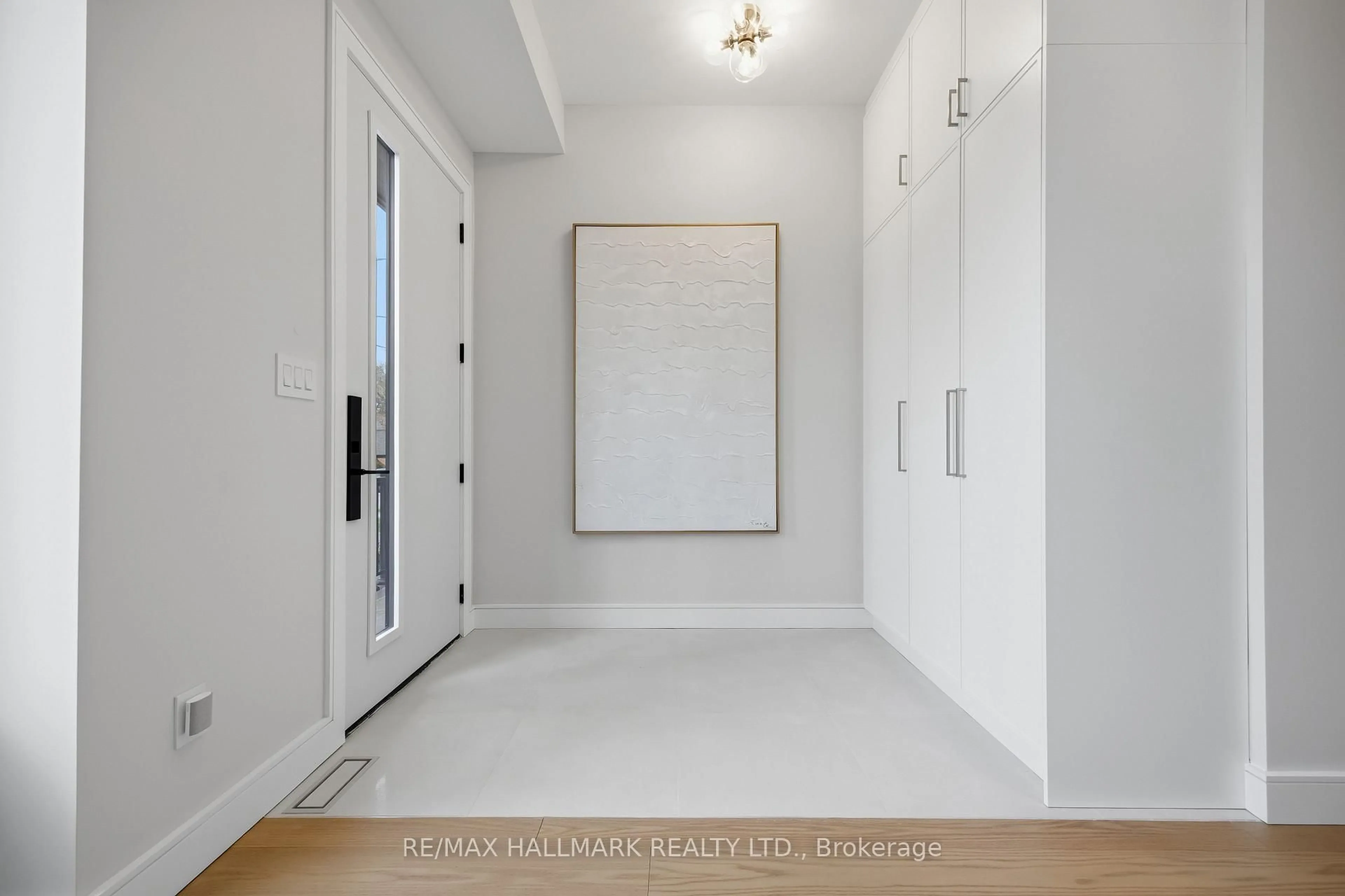 Indoor entryway for 3A Linton Ave, Toronto Ontario M1N 1W5