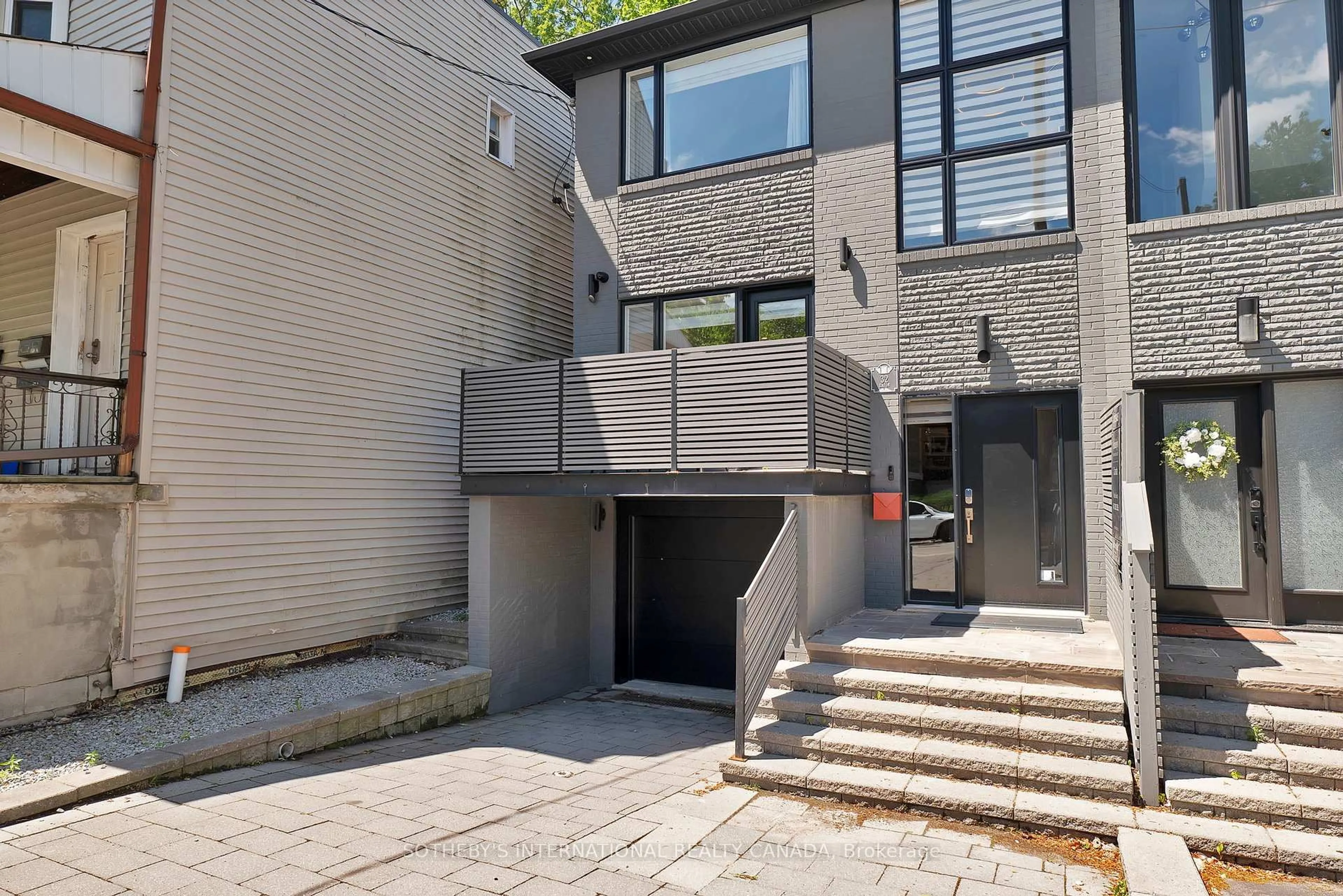 Unknown for 32 Eaton Ave, Toronto Ontario M4J 2Z5