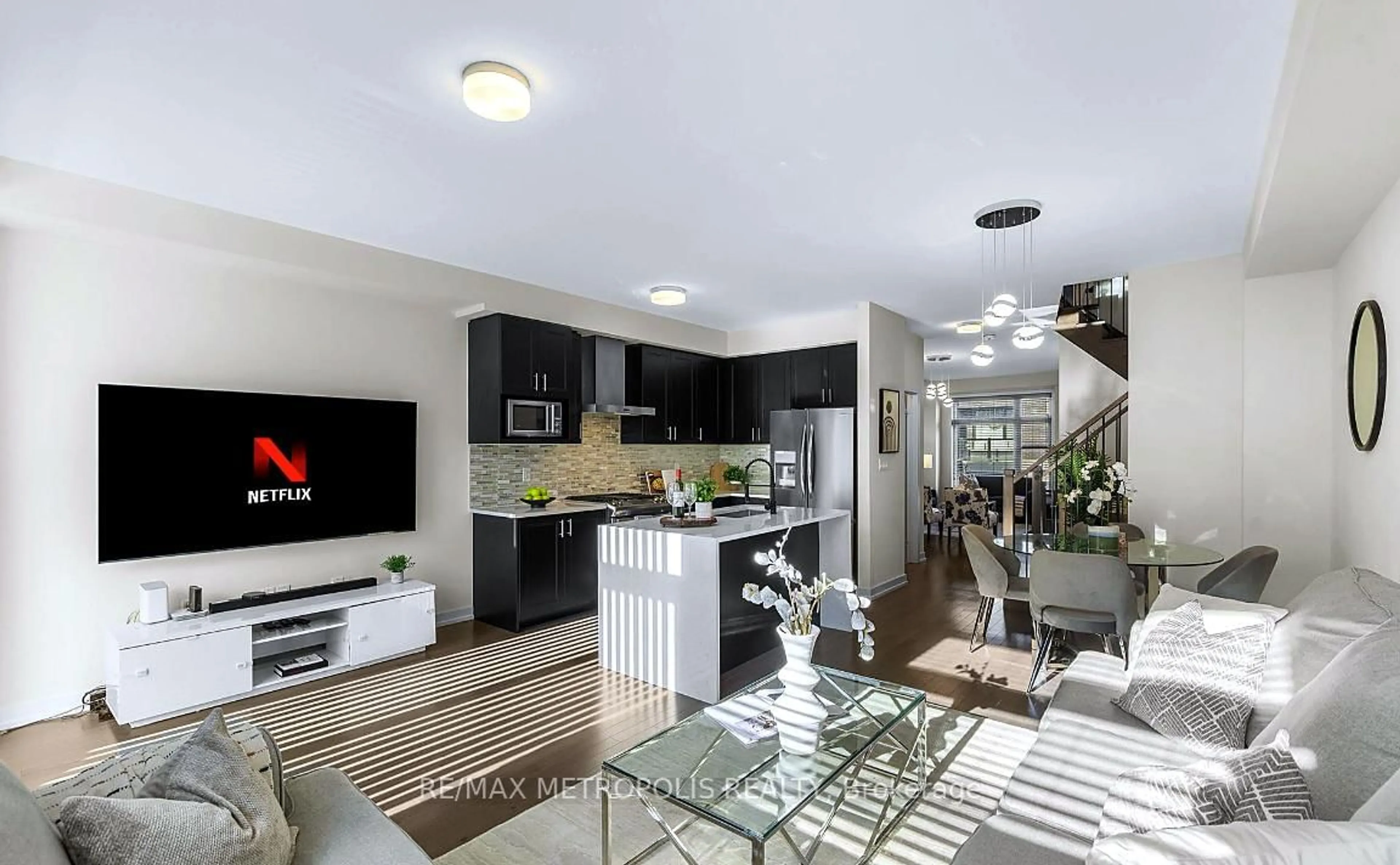 Open concept kitchen, unknown for 2521 Castlegate Crossing, Pickering Ontario L1X 0H7