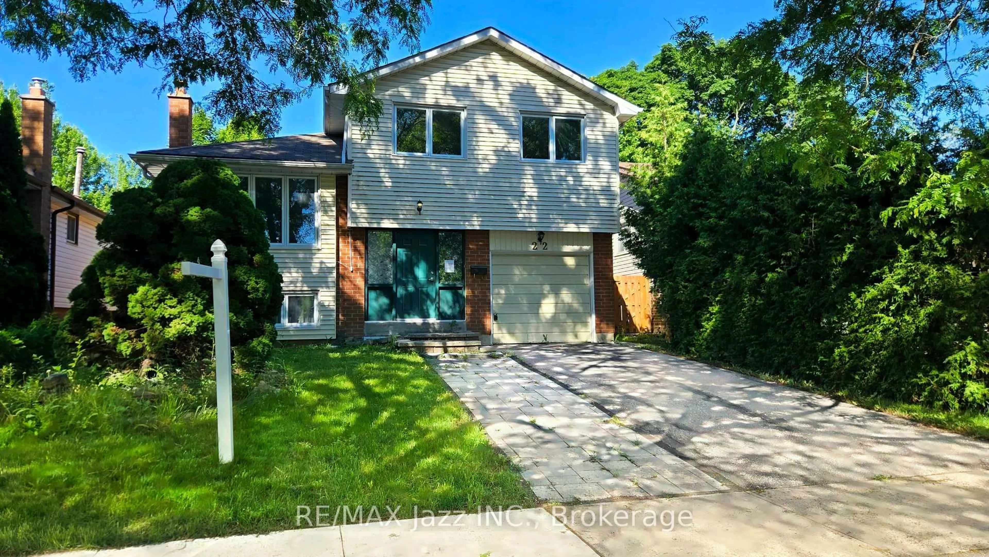 Home with brick exterior material, street for 22 Renfield Cres, Whitby Ontario L1P 1B4