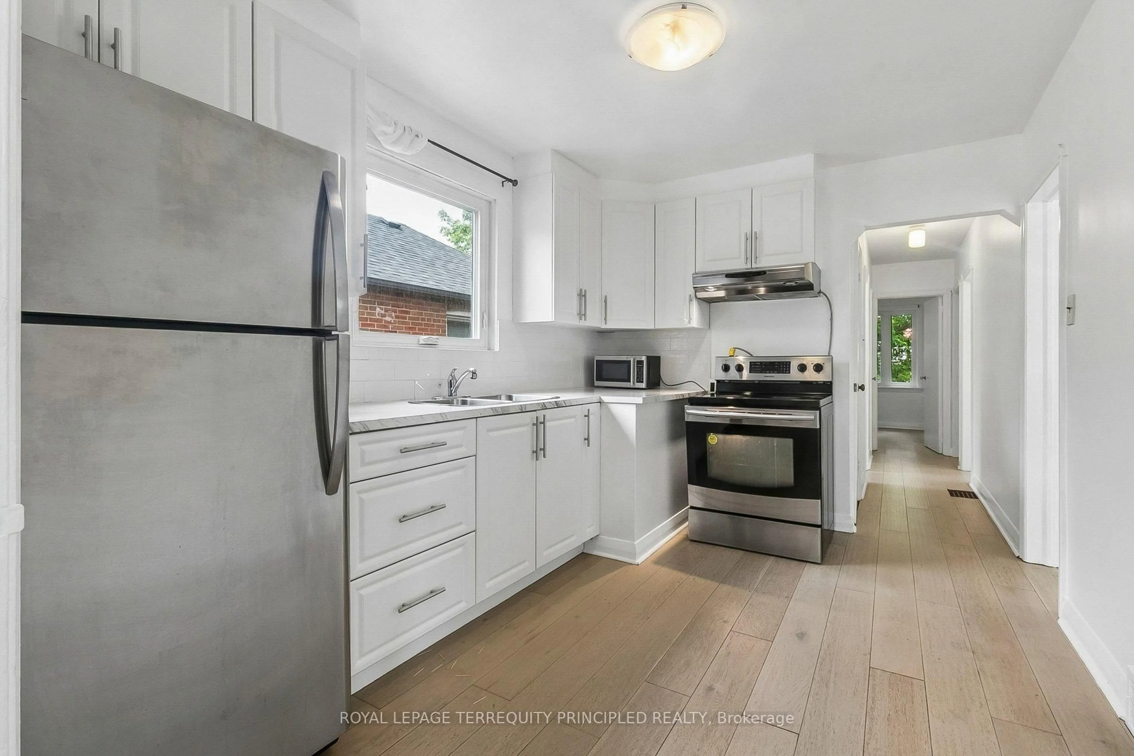 Standard kitchen, unknown for 104 Galbraith Ave, Toronto Ontario M4B 2B7