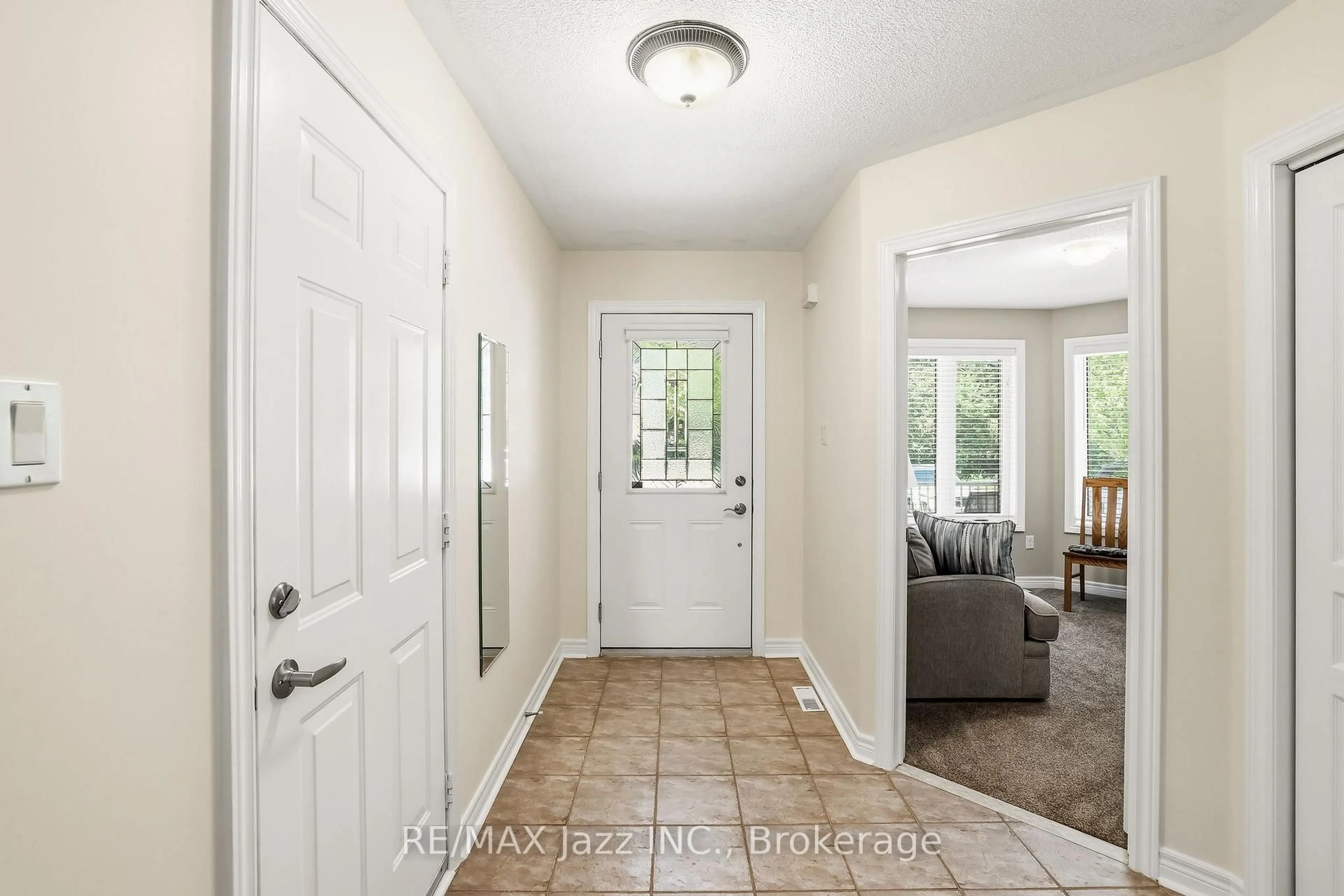 Indoor entryway for 229 Union Ave, Scugog Ontario L9L 2C7