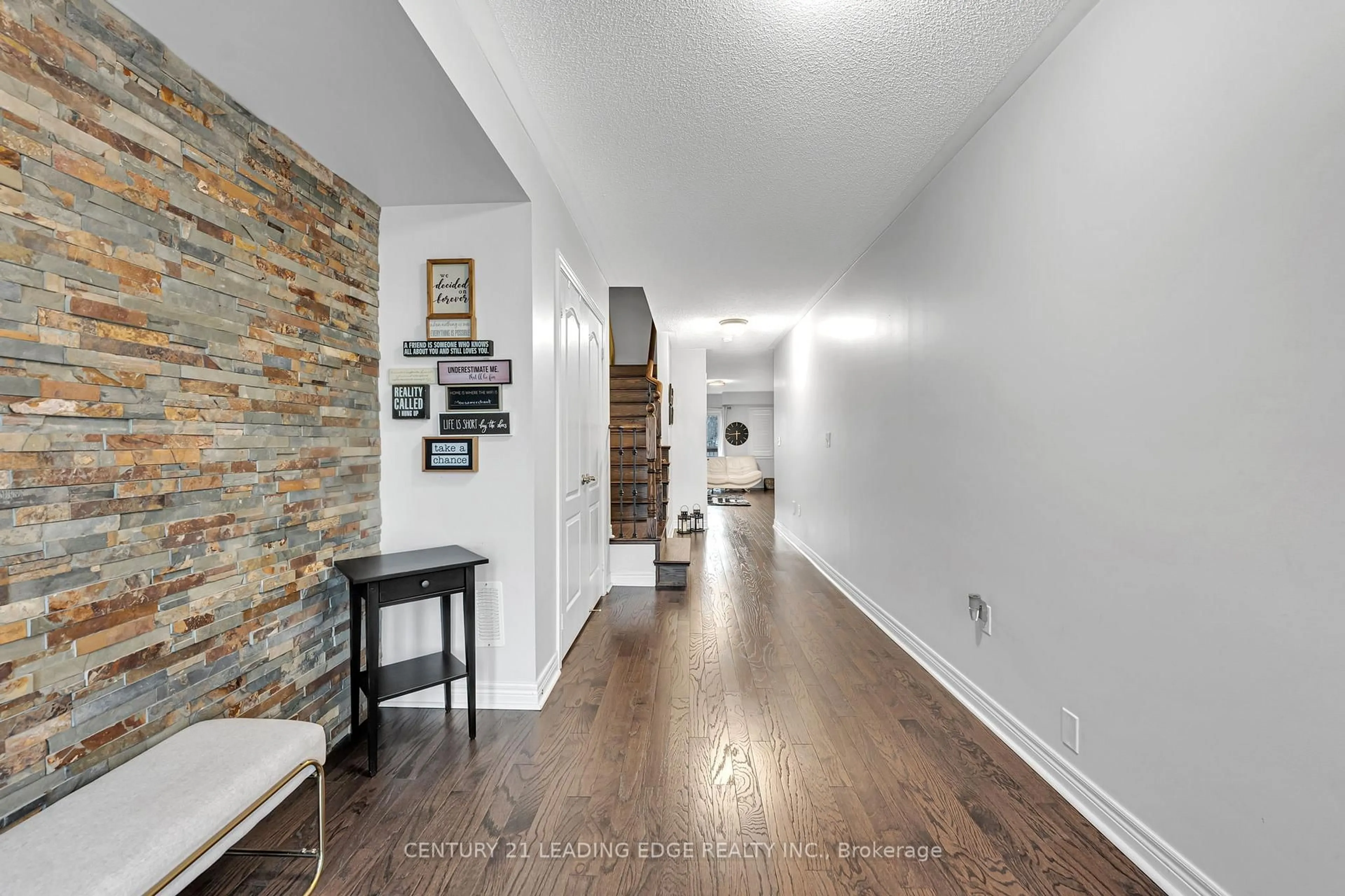 Indoor entryway for 1727 Carousel Dr, Pickering Ontario L1X 0C1