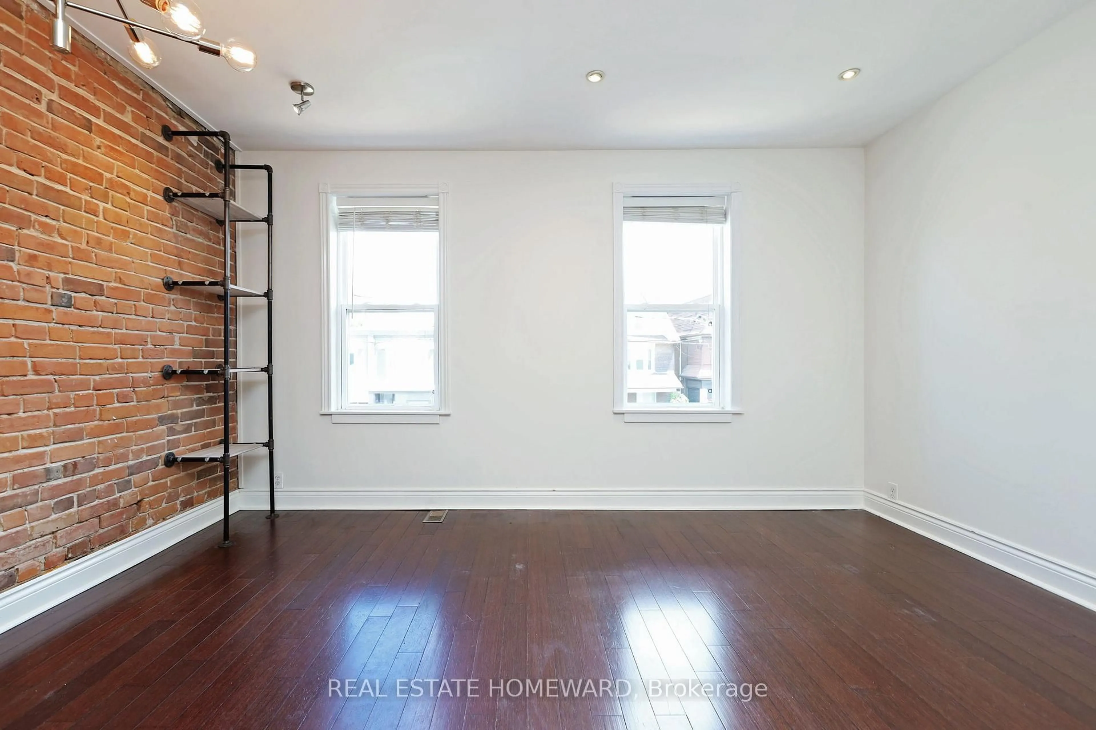 A pic of a room for 288 Greenwood Ave, Toronto Ontario M4L 2R7
