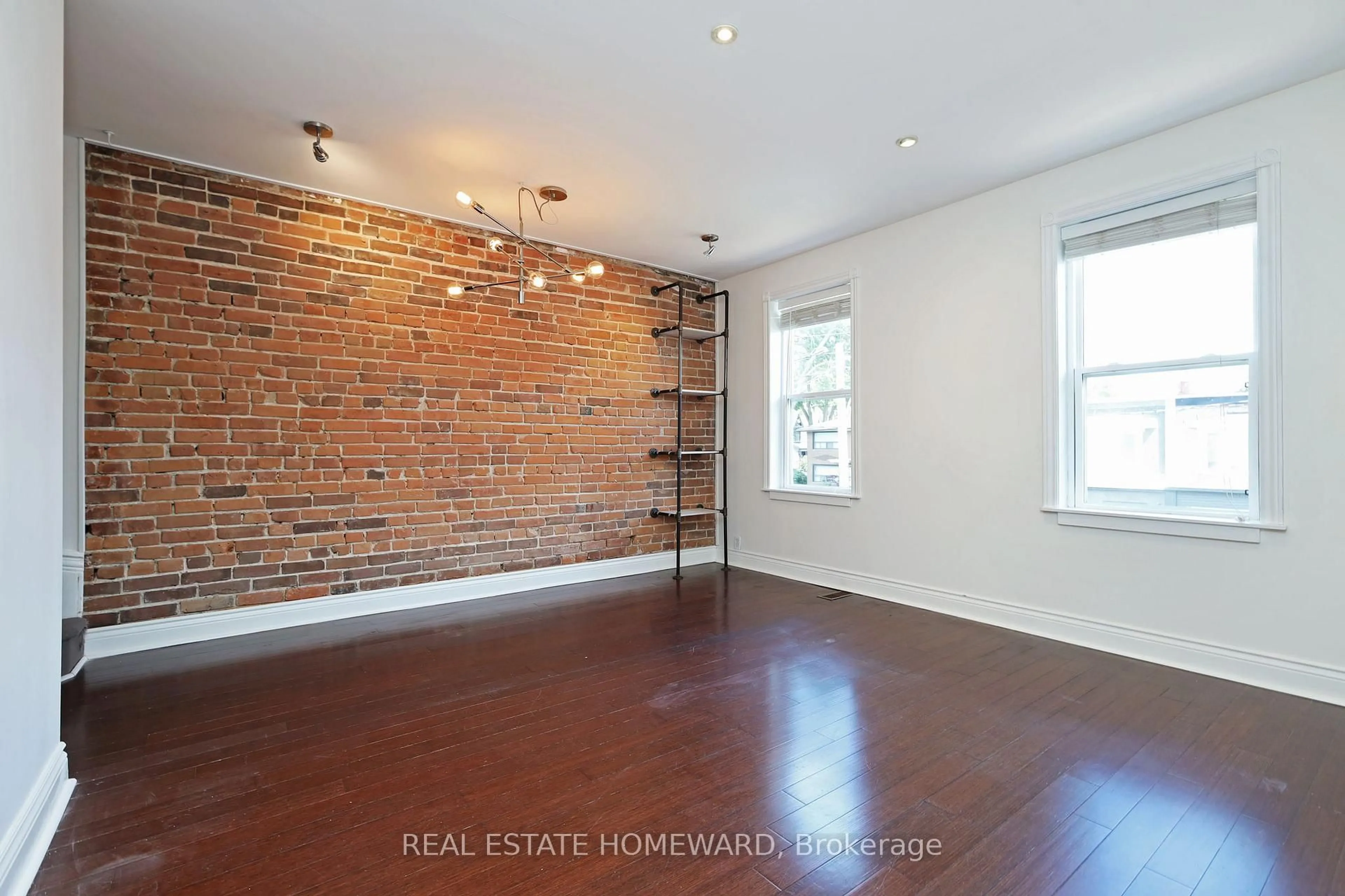 Unknown for 288 Greenwood Ave, Toronto Ontario M4L 2R7