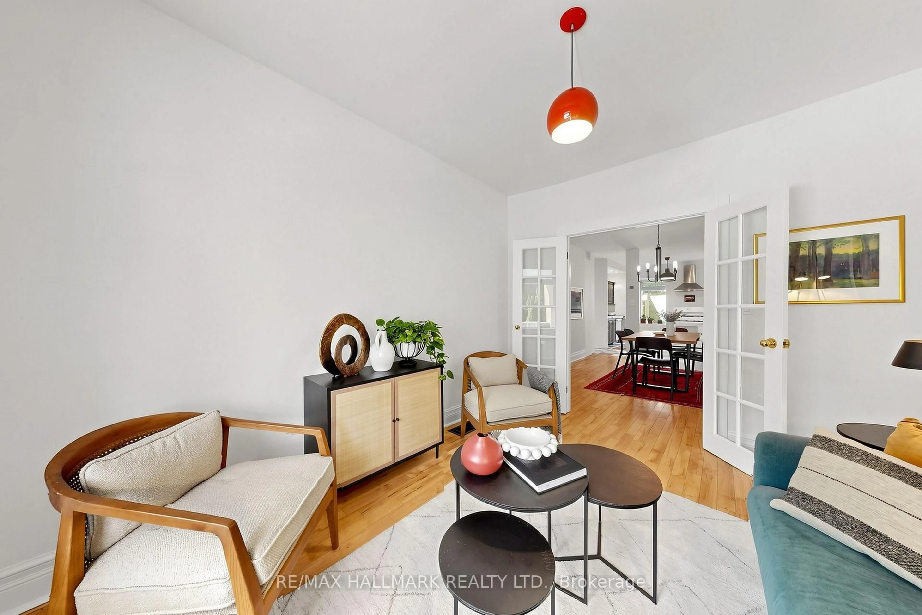Living room with furniture, unknown for 648 Pape Ave, Toronto Ontario M4K 3S3